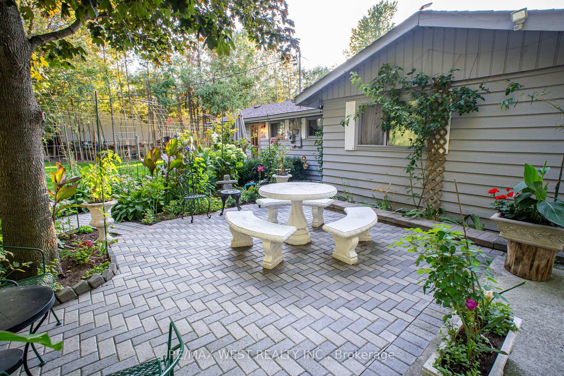 Photo 40 of 1392 Island View Drive, Selwyn — HOMEH