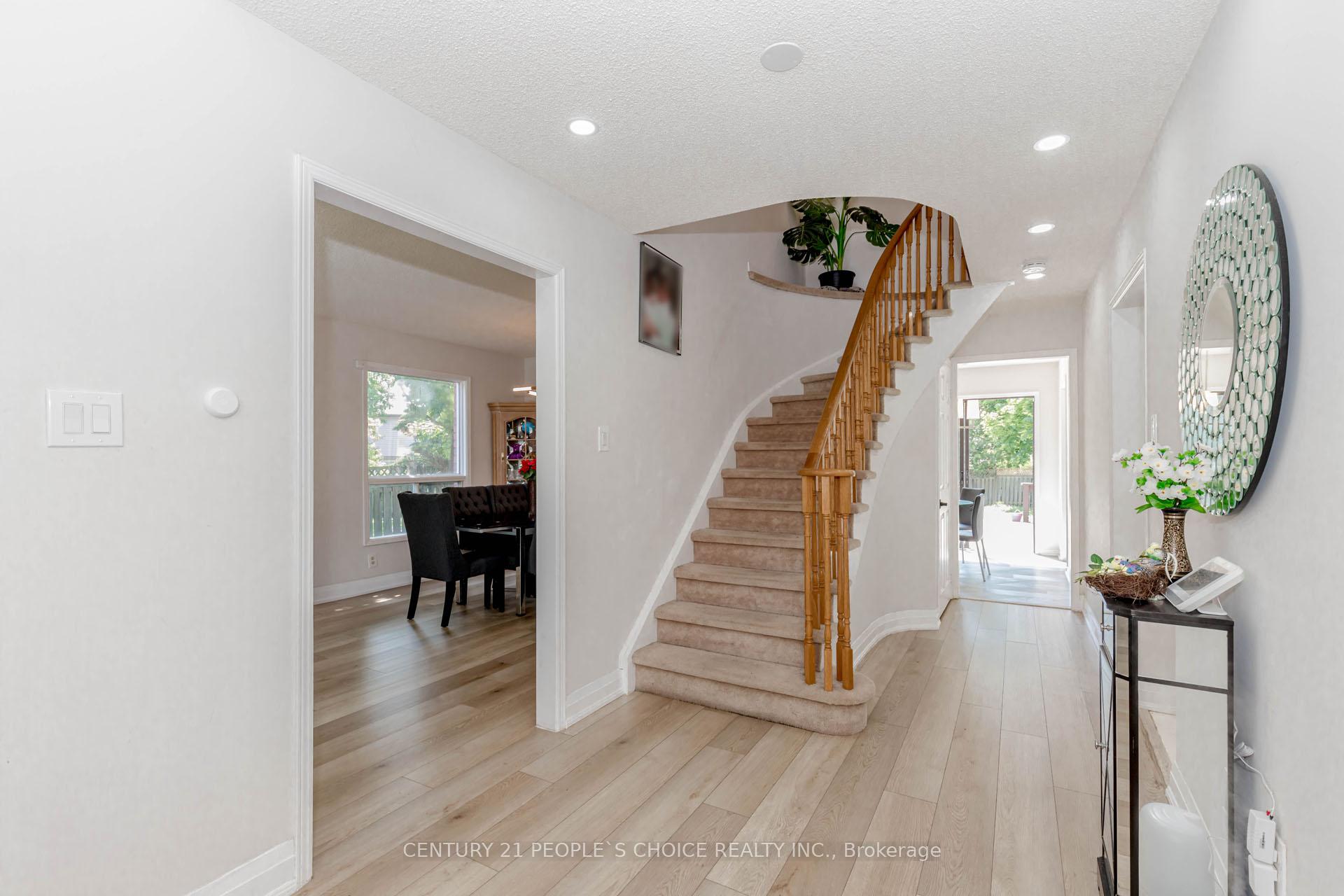 Photo 21 of 47 Blair Crescent, Barrie, Grove East — HOMEH