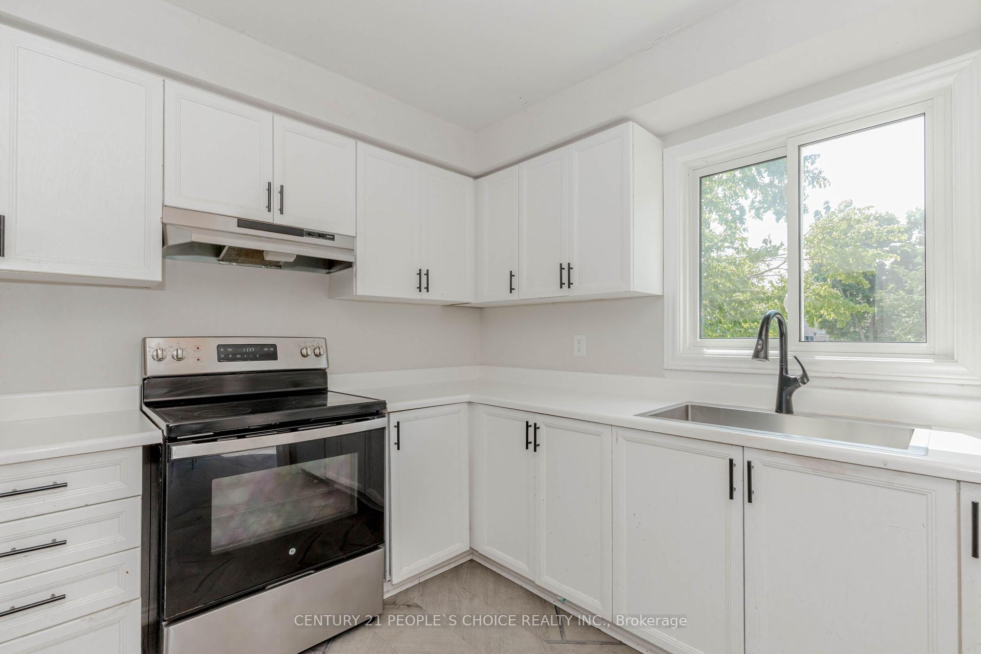 Photo 15 of 47 Blair Crescent, Barrie, Grove East — HOMEH