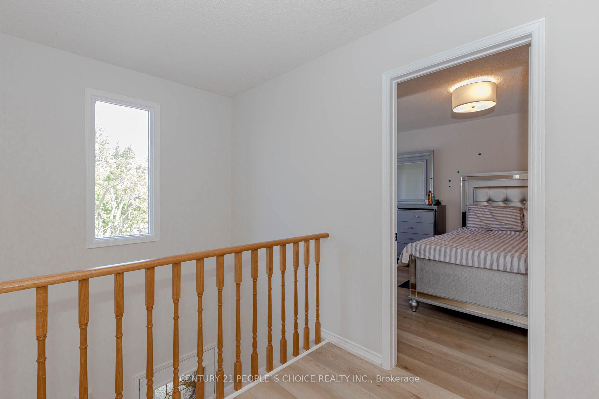 Photo 24 of 47 Blair Crescent, Barrie, Grove East — HOMEH