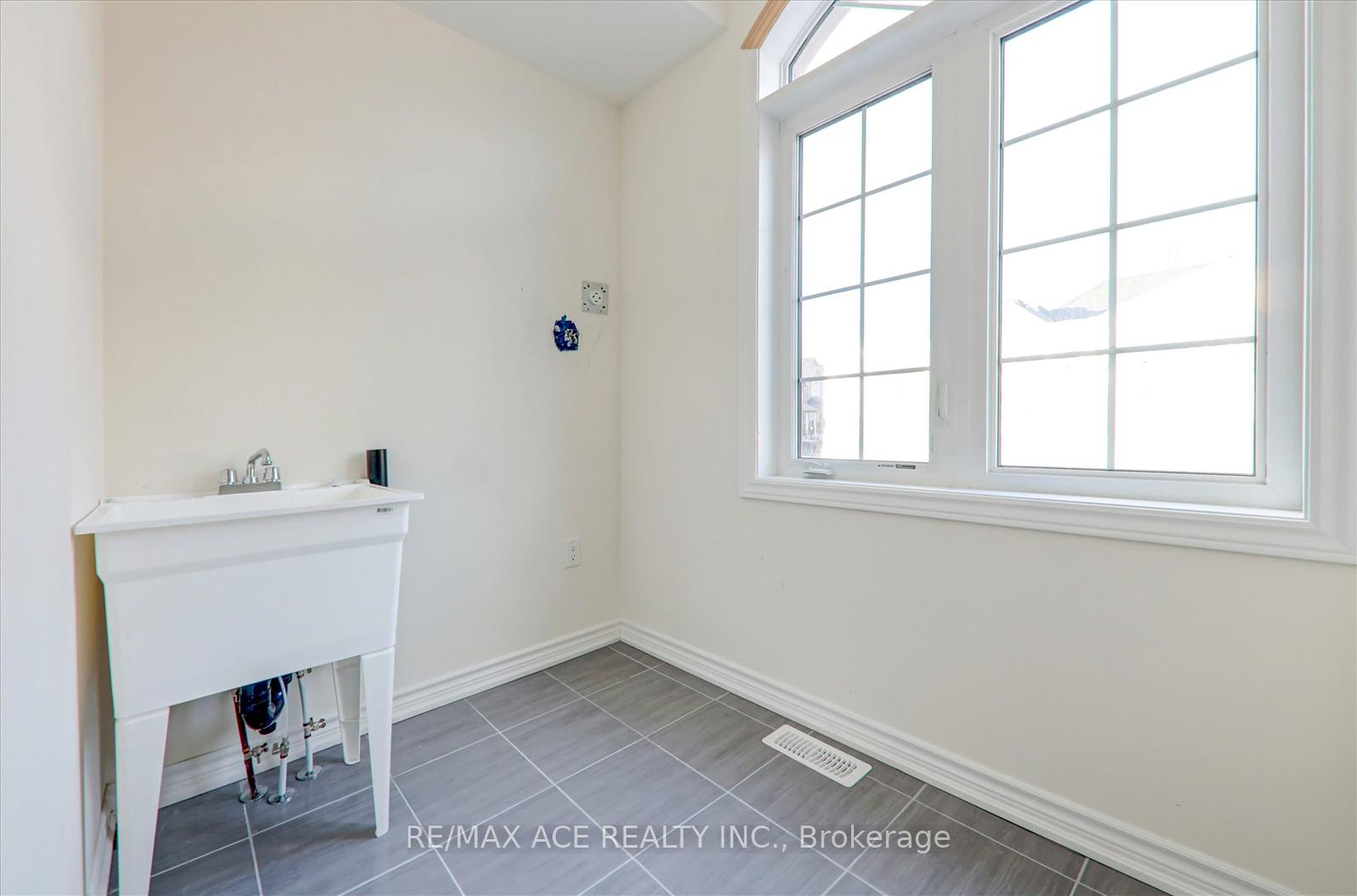 Photo 17 of 1153 Azalea Avenue, Pickering, Rural Pickering — HOMEH