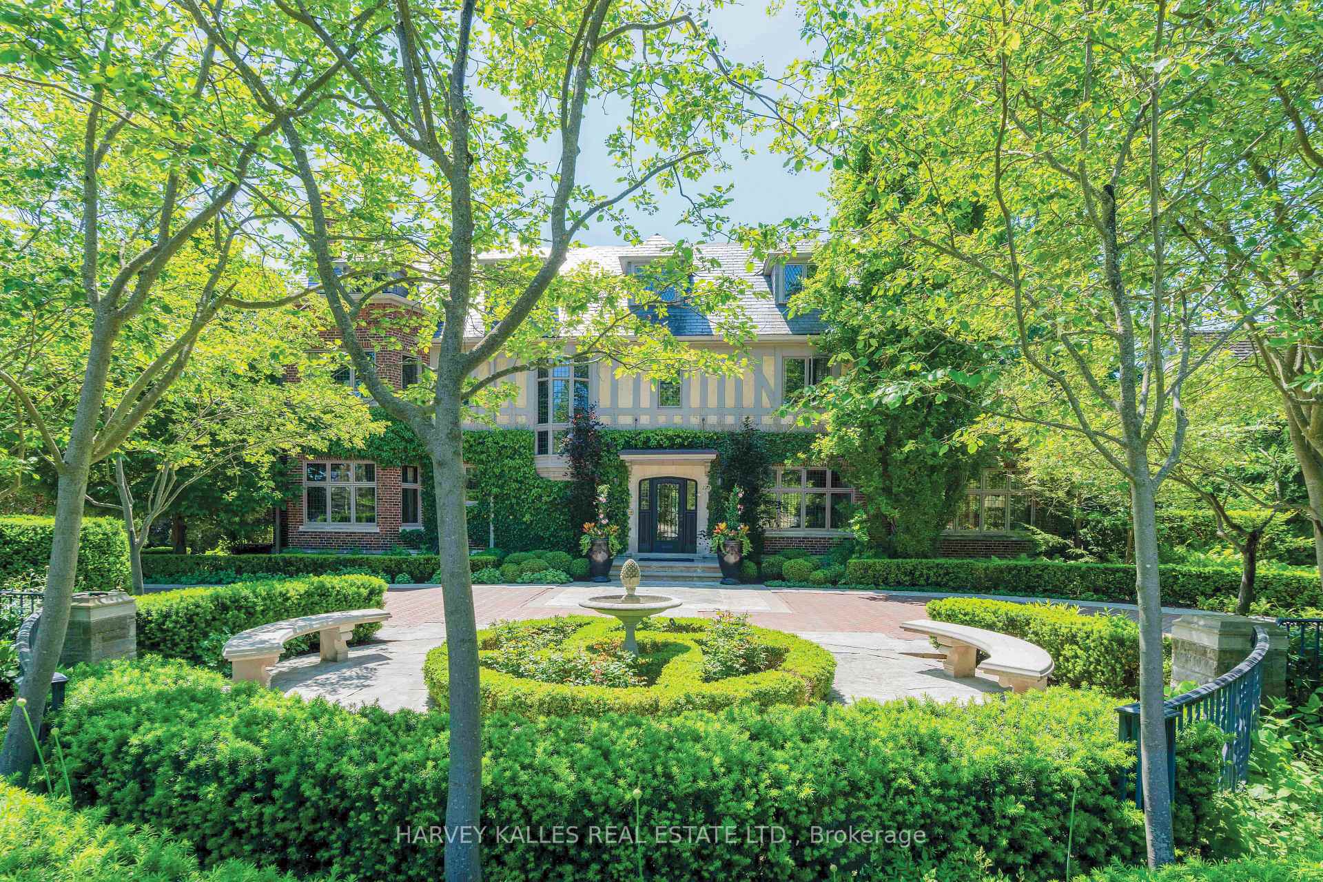 Front of 175 Teddington Park Avenue
