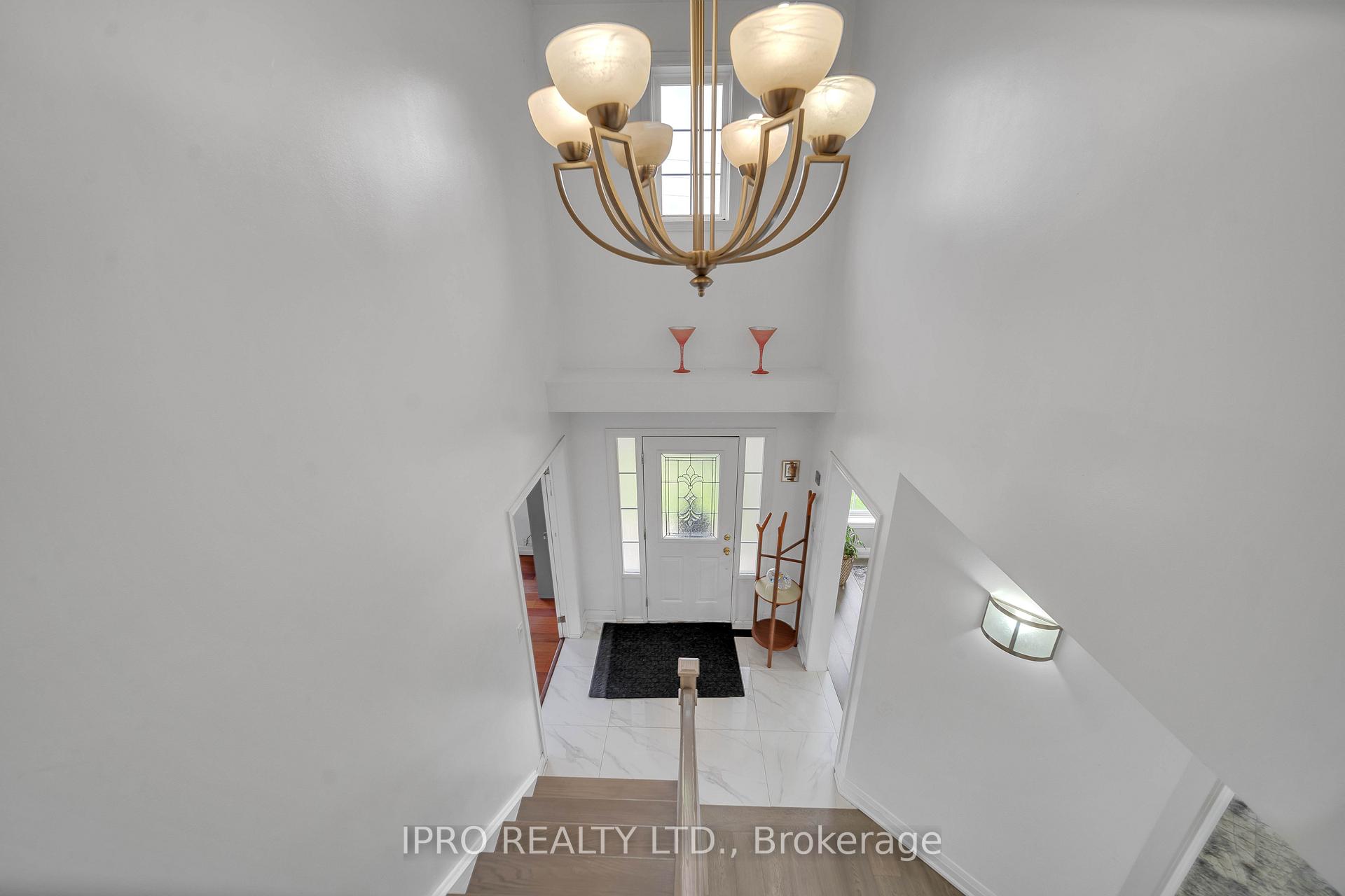 Photo 18 of 2 Country Lane, Barrie, Painswick South — HOMEH
