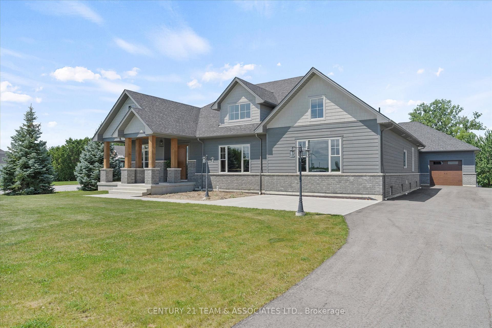 Photo 4 of 1015 Ruscom River Road E, Lakeshore — HOMEH