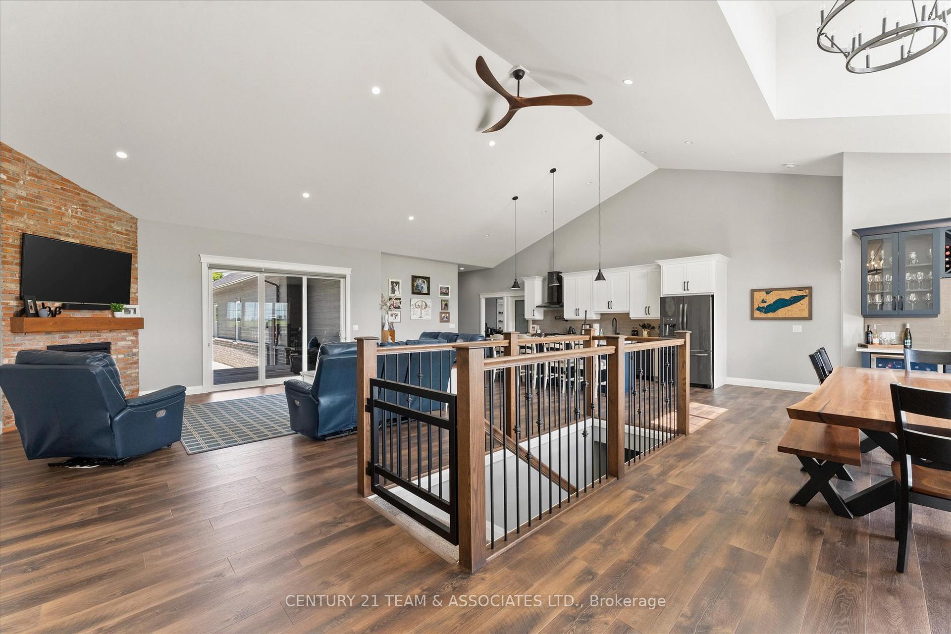 Photo 7 of 1015 Ruscom River Road E, Lakeshore — HOMEH