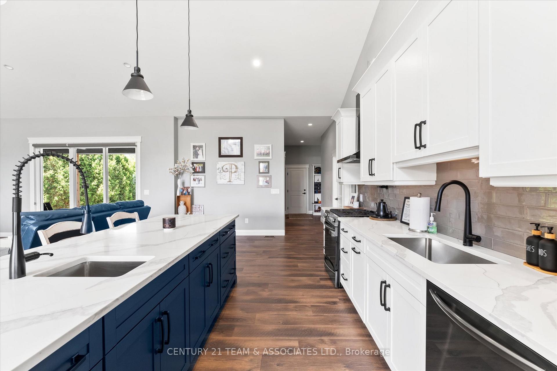 Photo 23 of 1015 Ruscom River Road E, Lakeshore — HOMEH