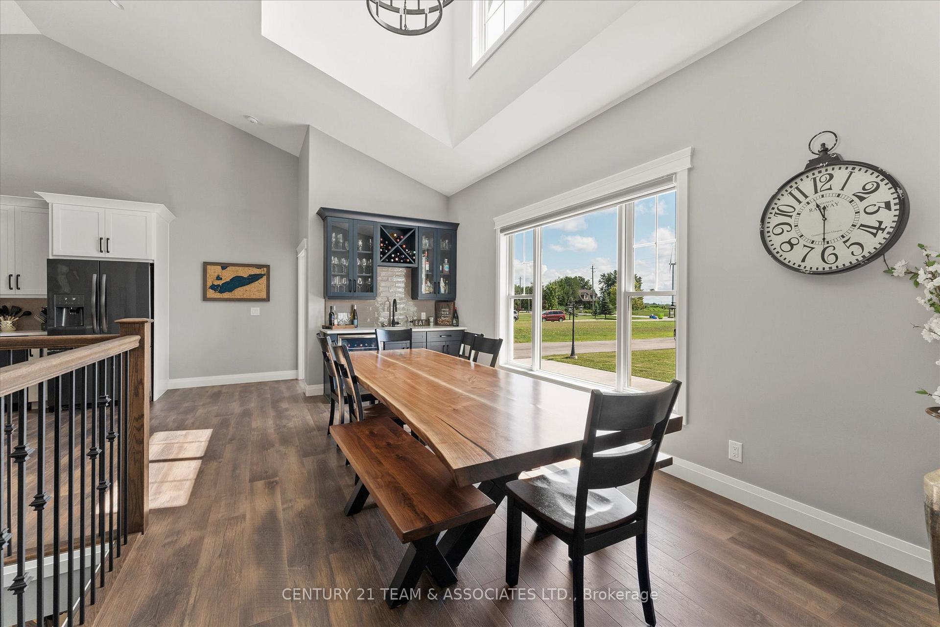 Photo 13 of 1015 Ruscom River Road E, Lakeshore — HOMEH