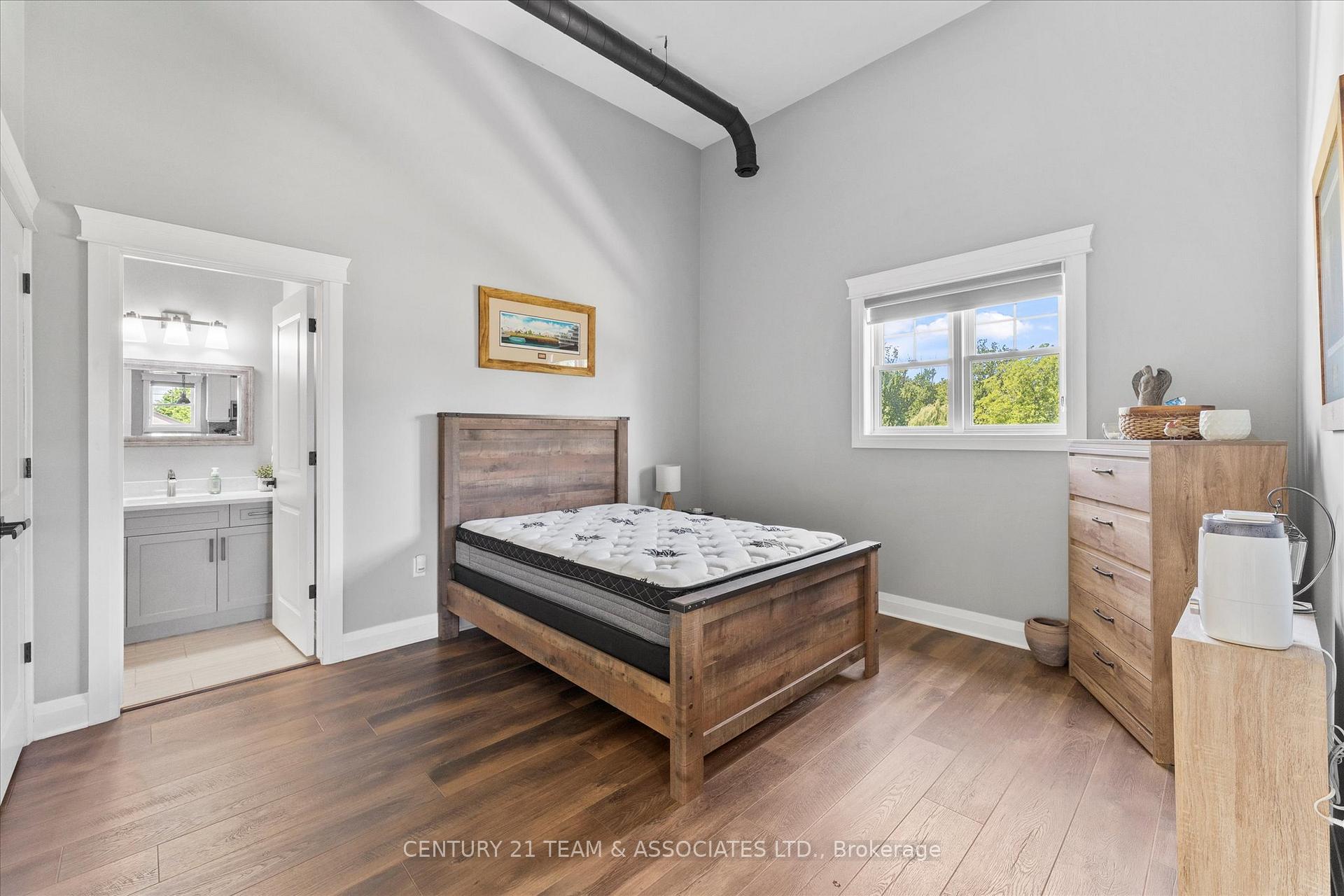 Photo 33 of 1015 Ruscom River Road E, Lakeshore — HOMEH
