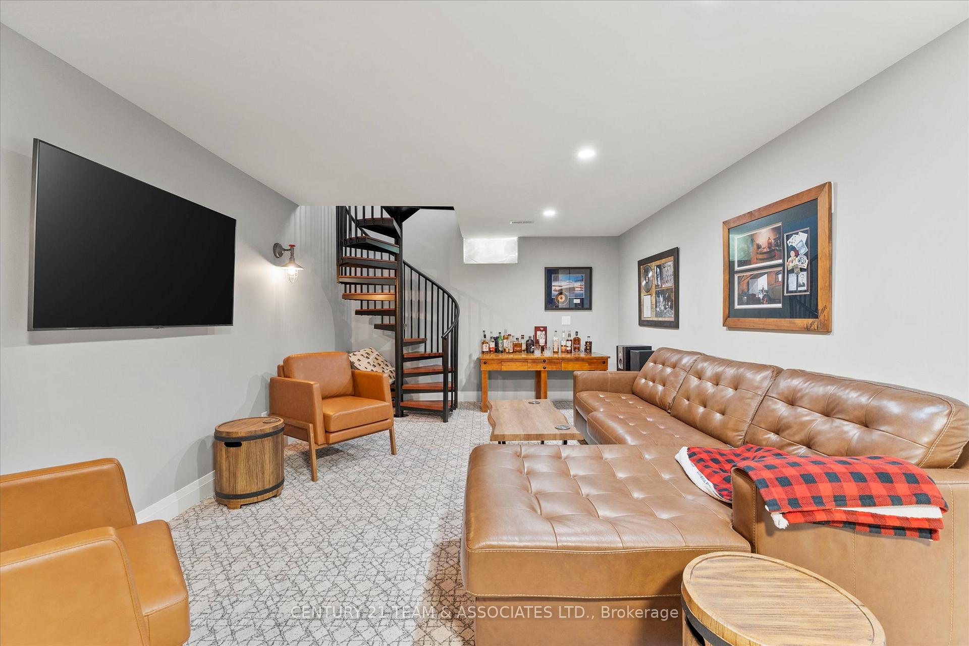 Photo 36 of 1015 Ruscom River Road E, Lakeshore — HOMEH