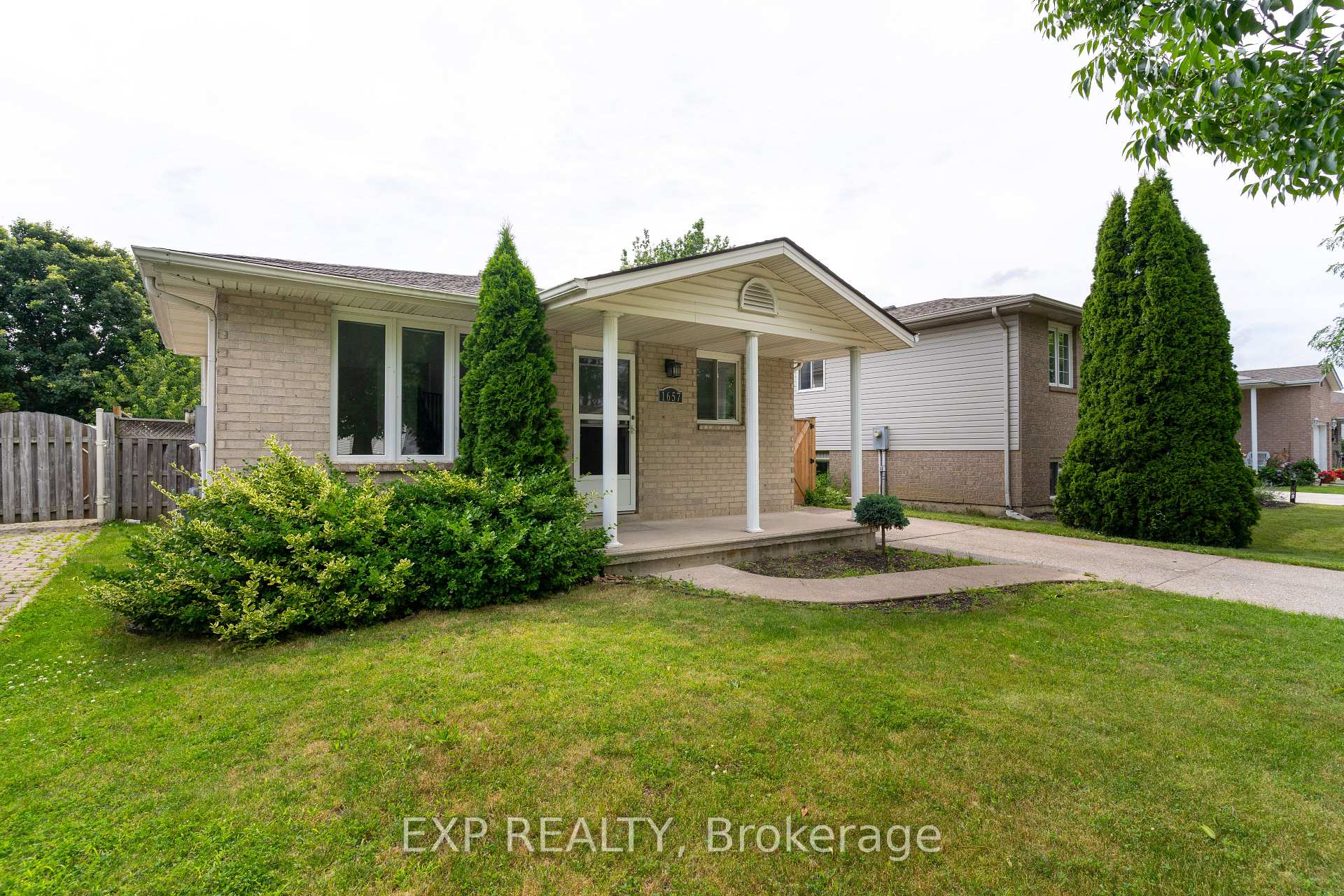 Photo 6 of 1657 Blairwood Crescent, Windsor — HOMEH