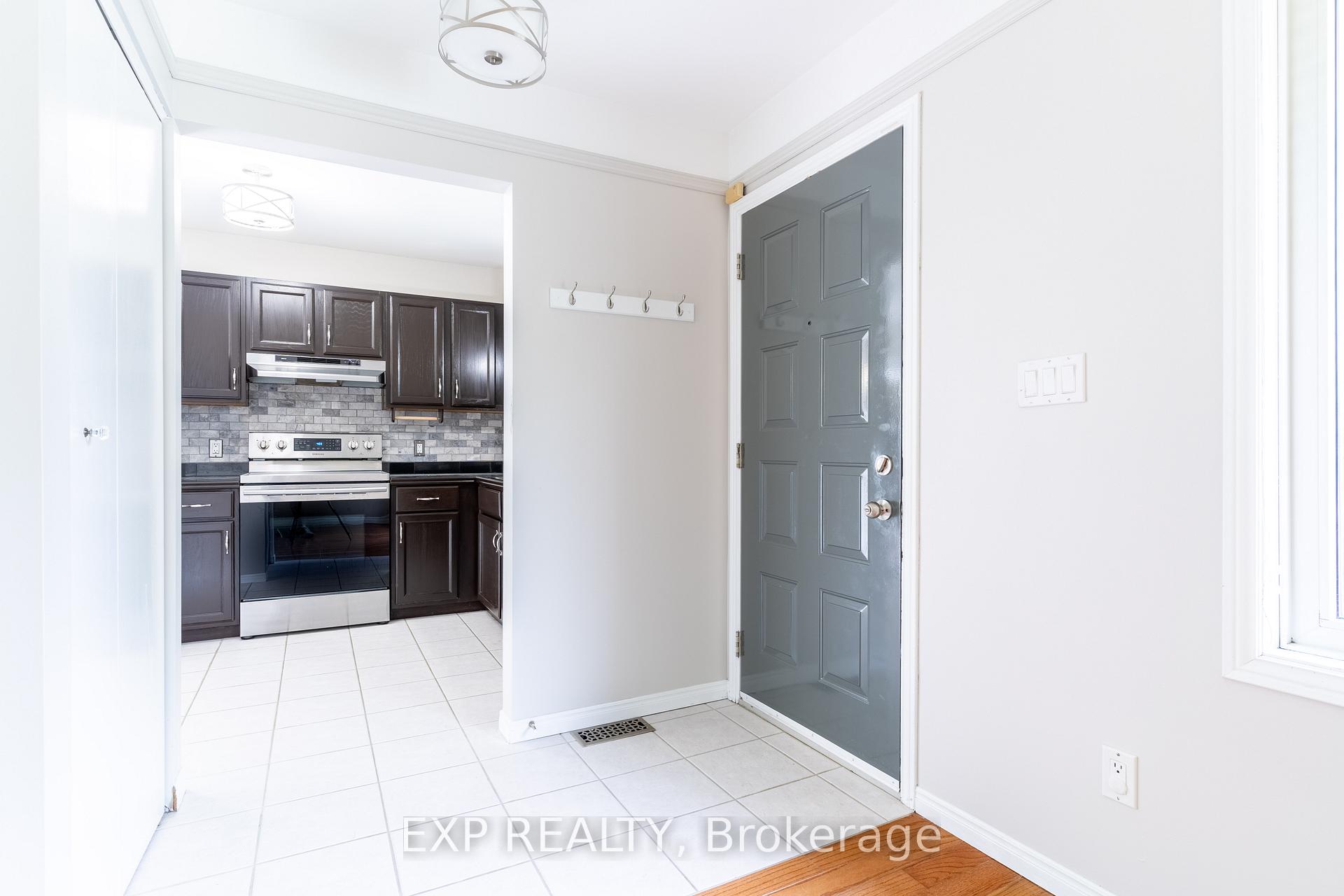 Photo 2 of 1657 Blairwood Crescent, Windsor — HOMEH