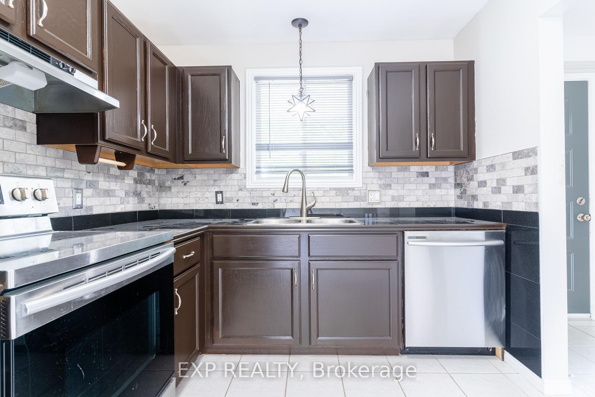 Photo 27 of 1657 Blairwood Crescent, Windsor — HOMEH