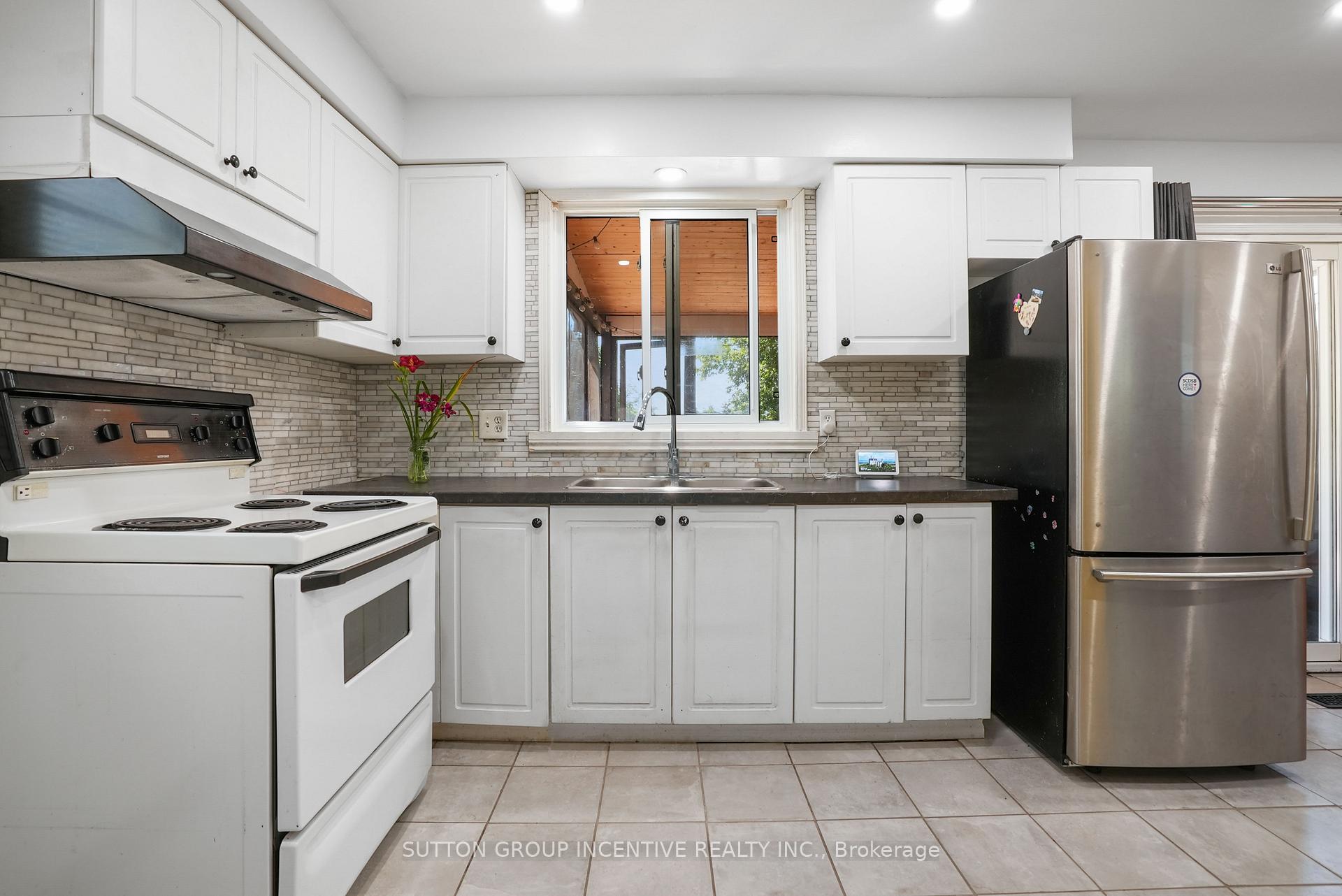 Photo 16 of 119 Daphne Crescent, Barrie, Cundles East — HOMEH