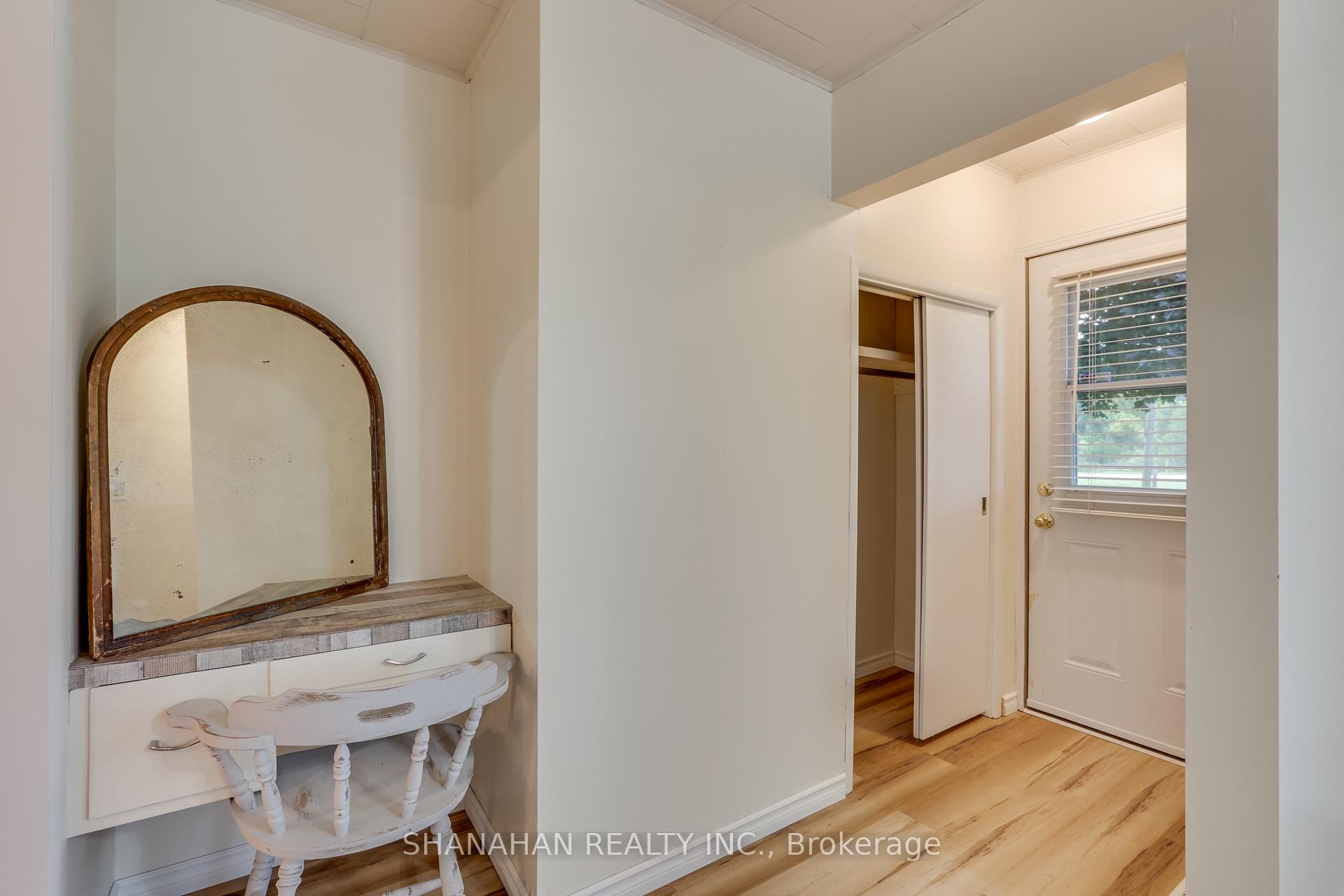 Photo 3 of 7125 Egremont Road, Warwick, Watford — HOMEH