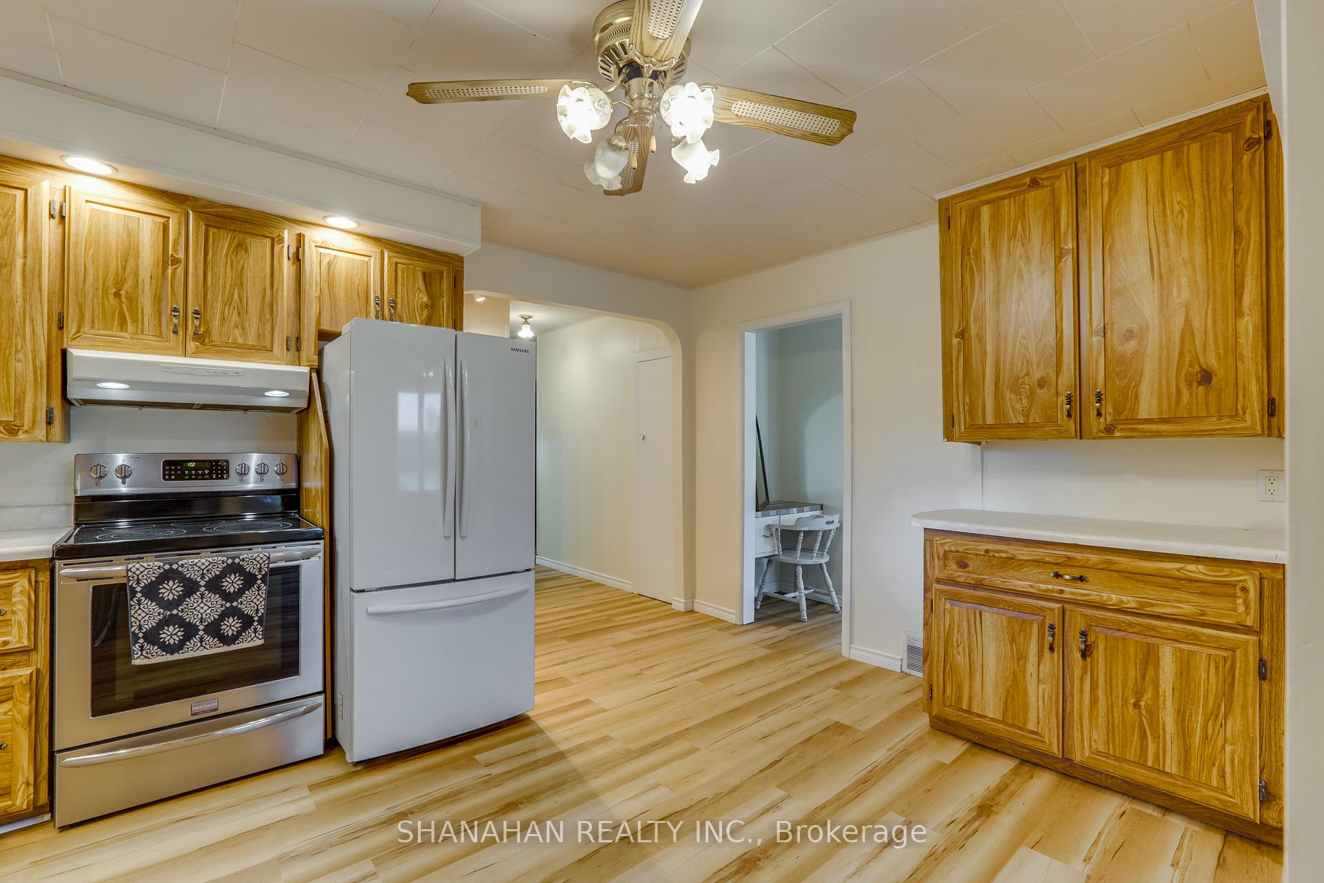 Photo 9 of 7125 Egremont Road, Warwick, Watford — HOMEH
