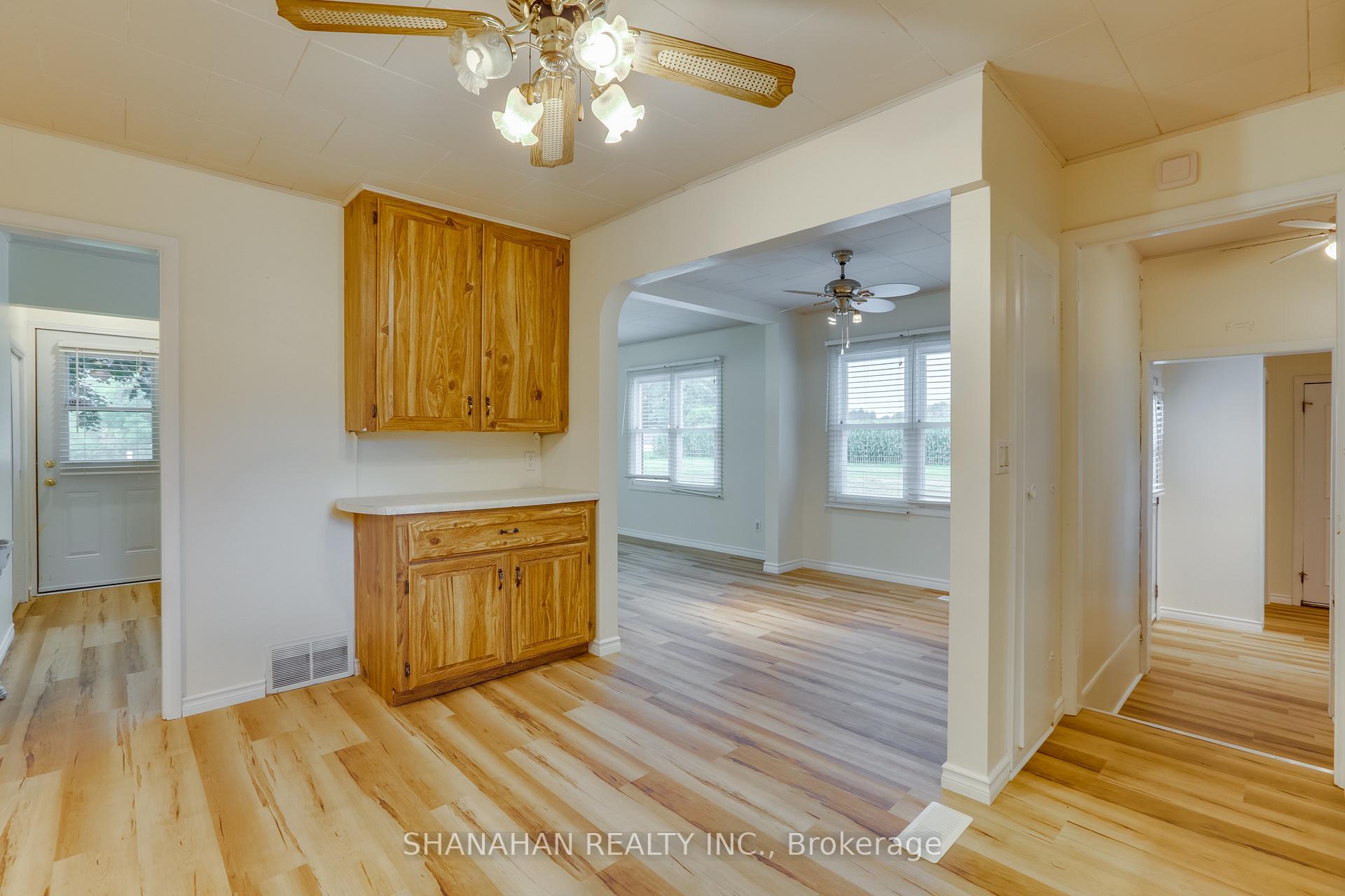 Photo 11 of 7125 Egremont Road, Warwick, Watford — HOMEH