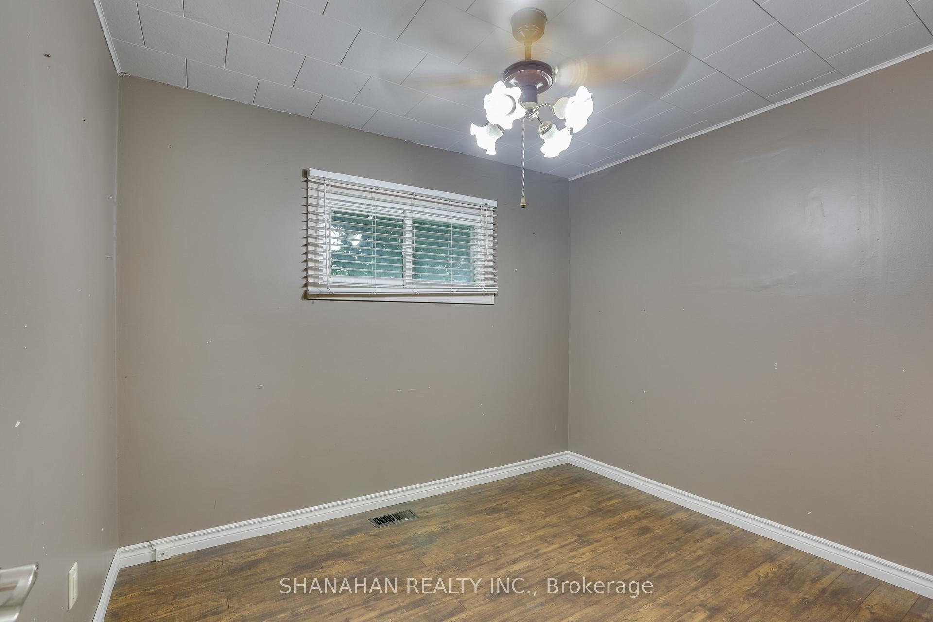 Photo 10 of 7125 Egremont Road, Warwick, Watford — HOMEH