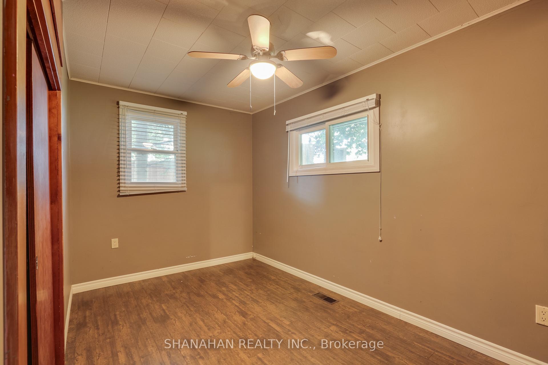 Photo 6 of 7125 Egremont Road, Warwick, Watford — HOMEH