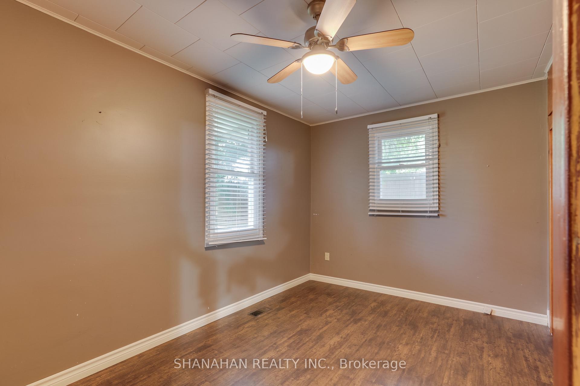 Photo 21 of 7125 Egremont Road, Warwick, Watford — HOMEH