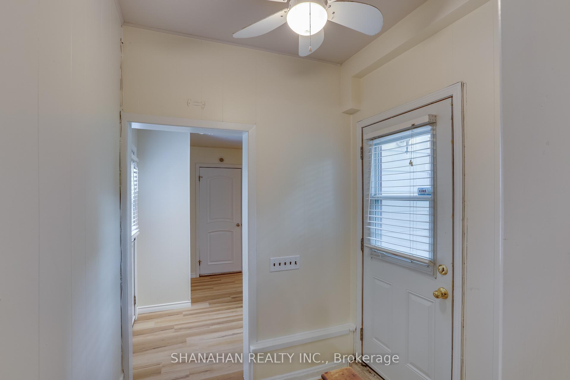 Photo 17 of 7125 Egremont Road, Warwick, Watford — HOMEH