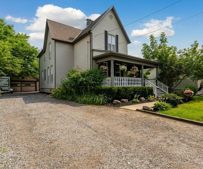 Front of 307 Alder Street W