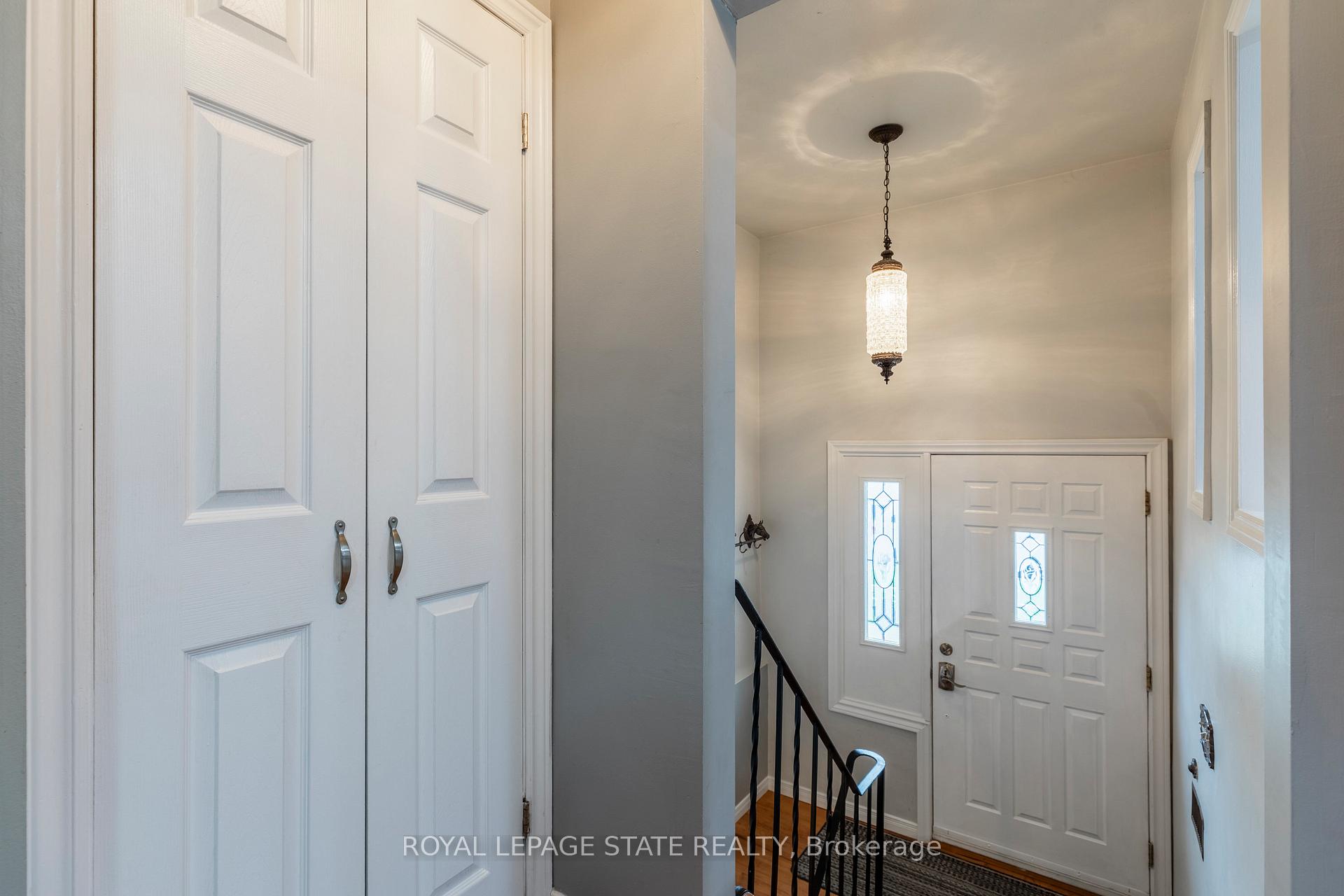 Photo 4 of 299 Carson Drive, Hamilton, Lisgar — HOMEH