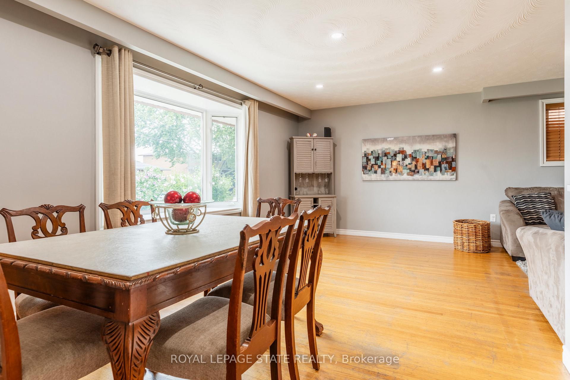Photo 5 of 299 Carson Drive, Hamilton, Lisgar — HOMEH