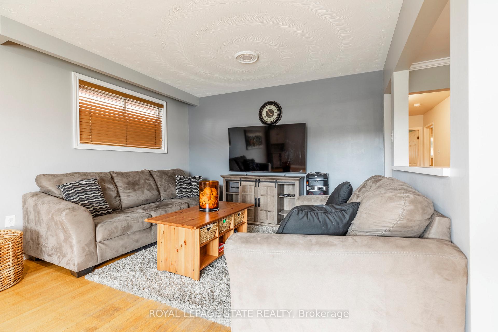 Photo 6 of 299 Carson Drive, Hamilton, Lisgar — HOMEH