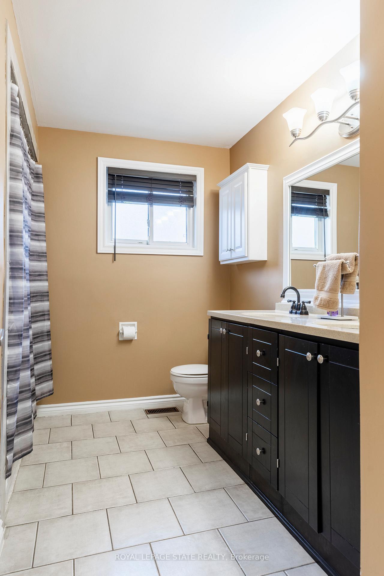 Photo 12 of 299 Carson Drive, Hamilton, Lisgar — HOMEH