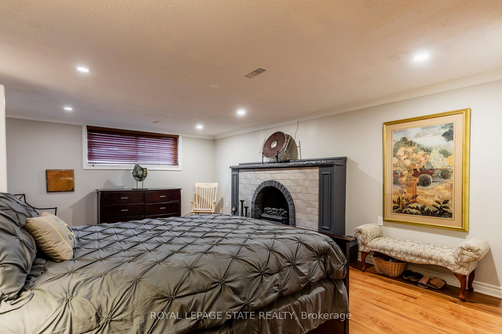 Photo 24 of 299 Carson Drive, Hamilton, Lisgar — HOMEH