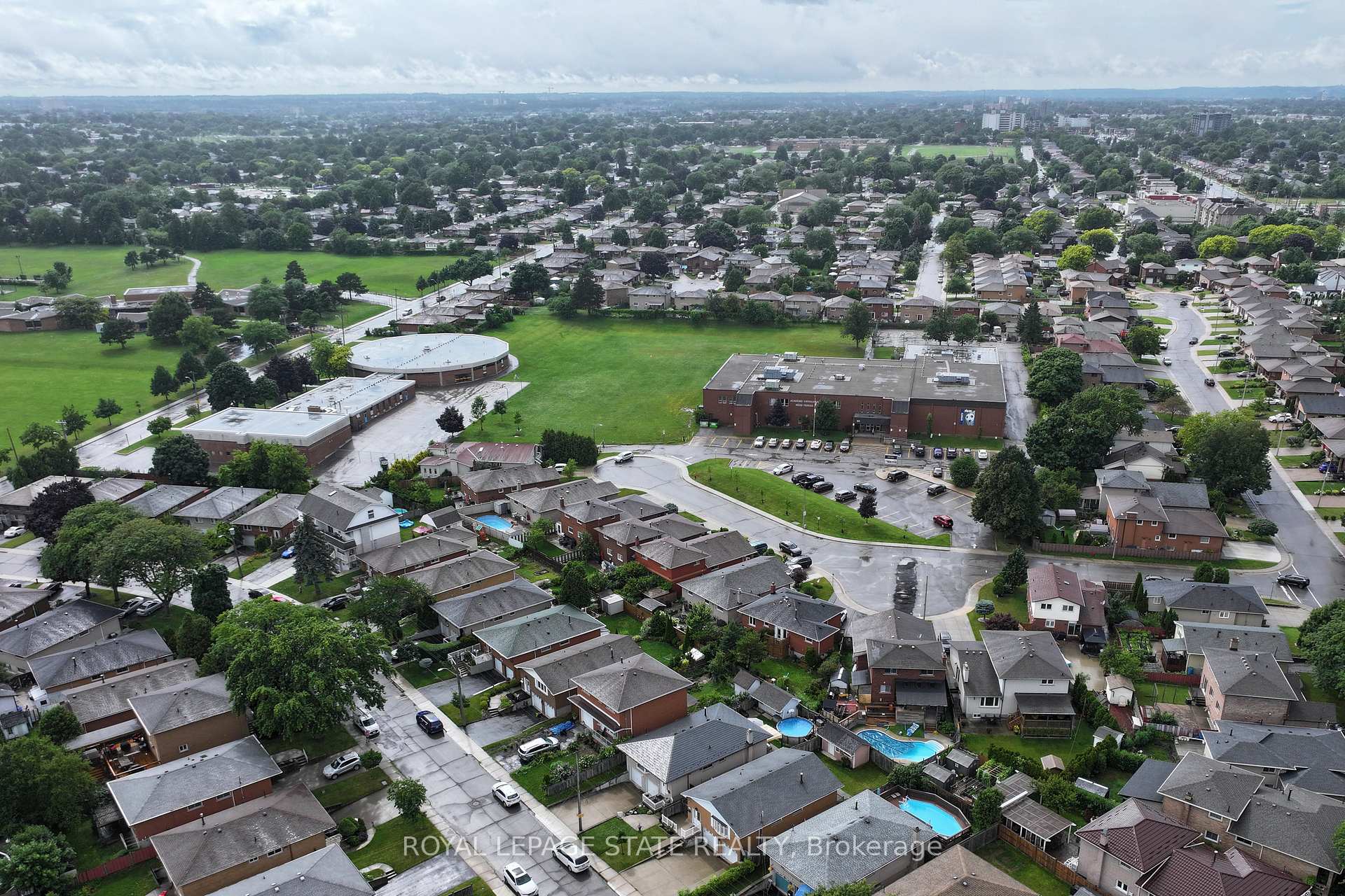 Photo 32 of 299 Carson Drive, Hamilton, Lisgar — HOMEH