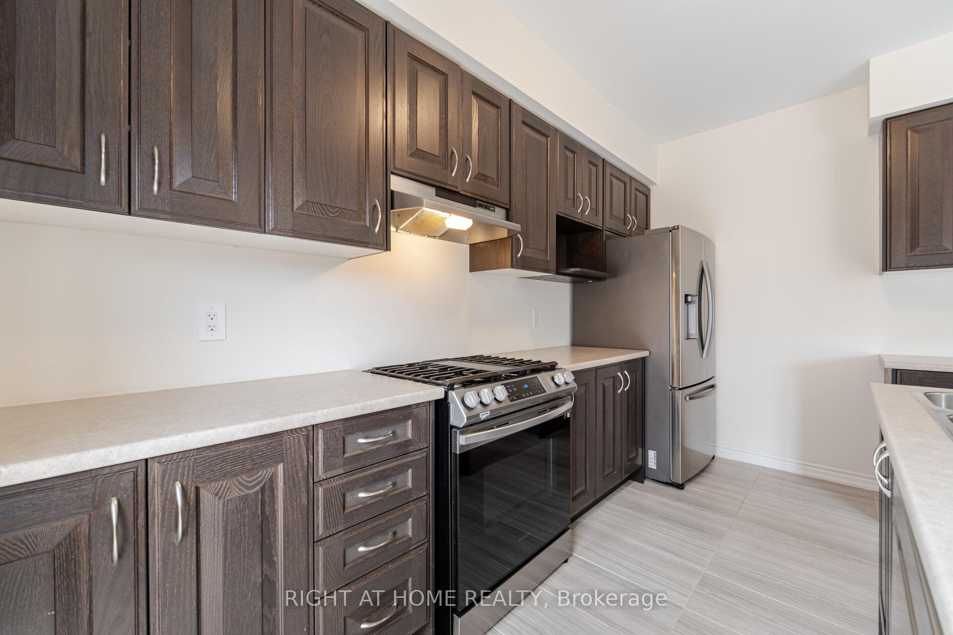 Photo 14 of 34 George Brier Drive W, Brant, Paris — HOMEH