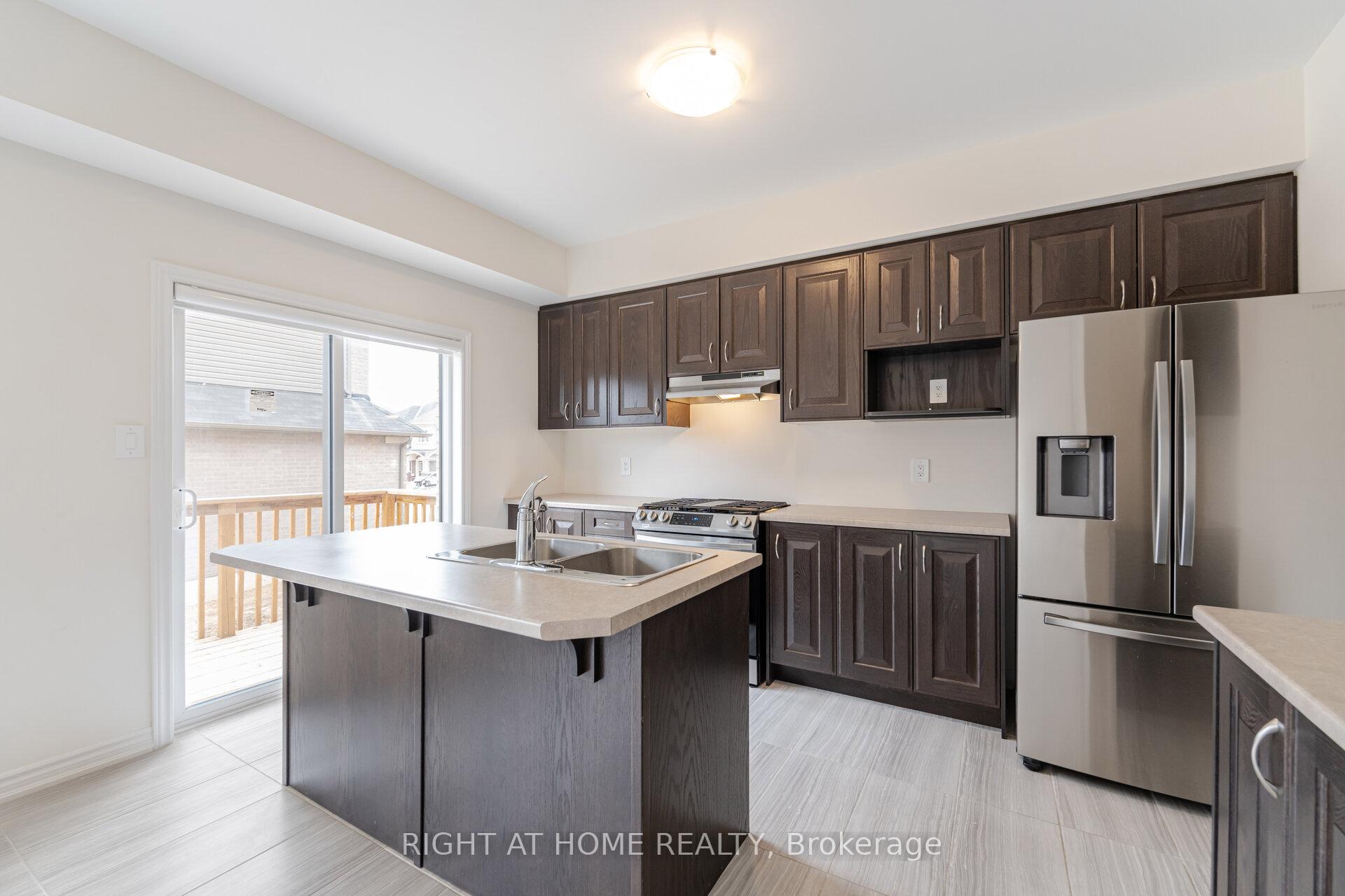 Photo 13 of 34 George Brier Drive W, Brant, Paris — HOMEH