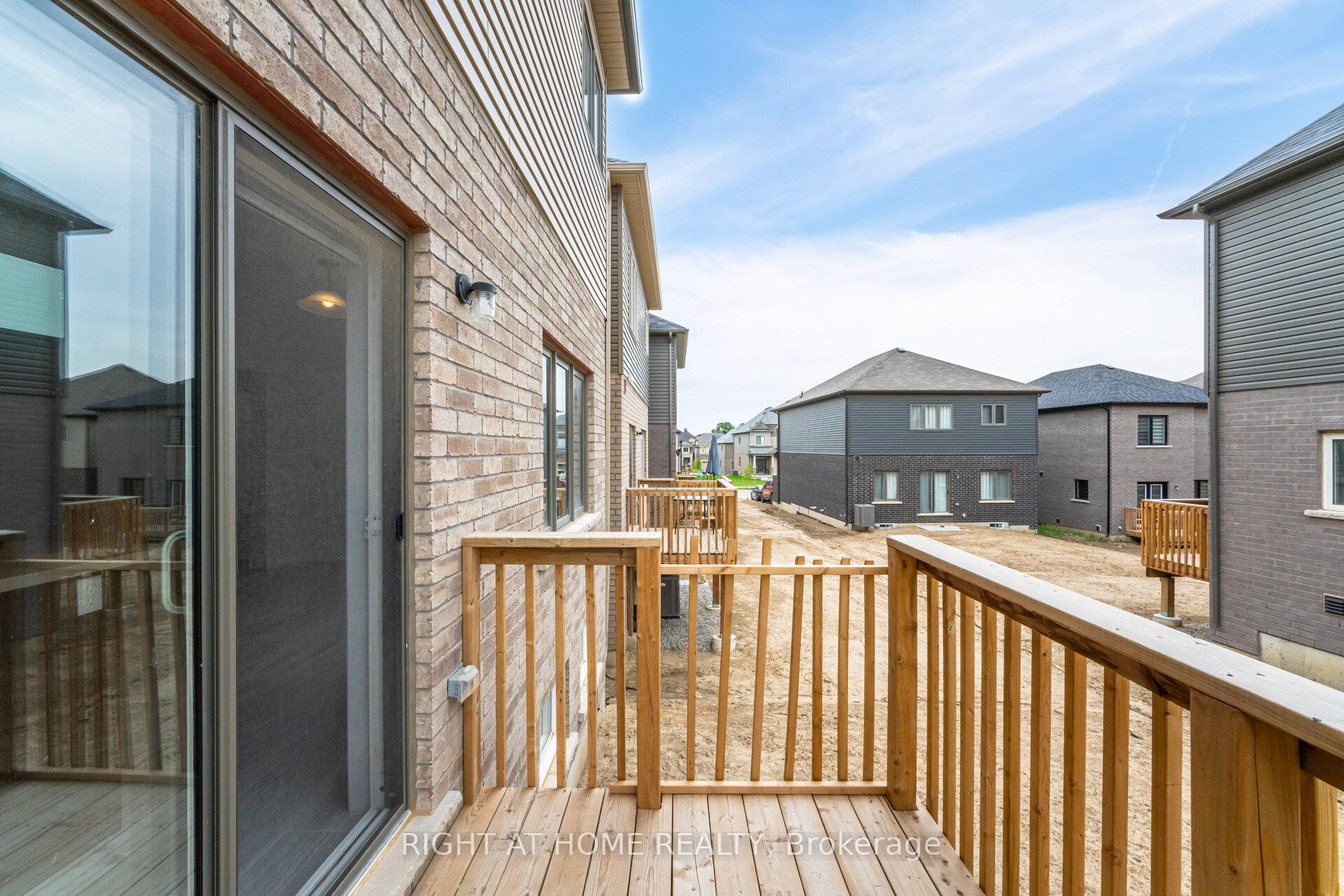 Photo 15 of 34 George Brier Drive W, Brant, Paris — HOMEH