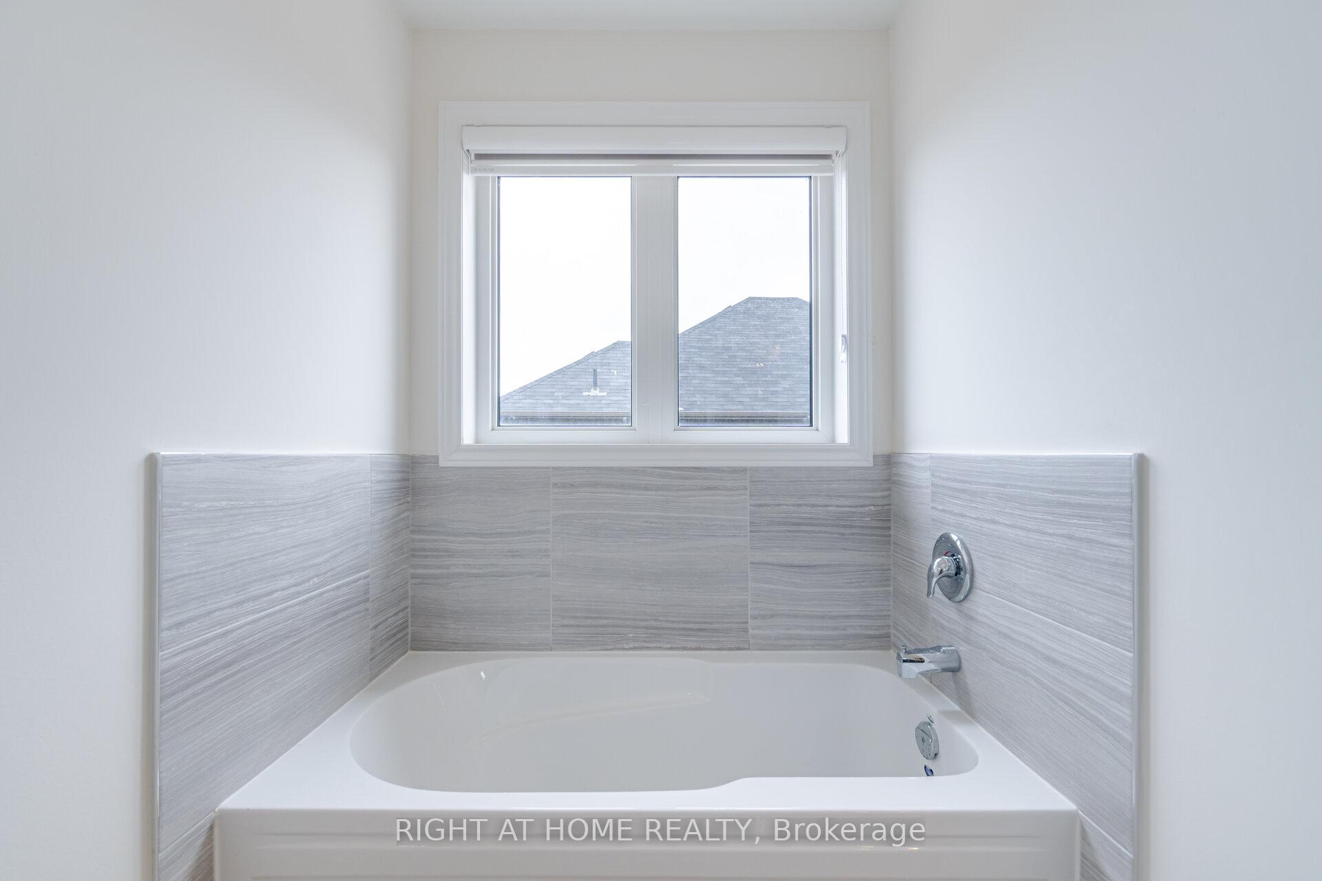 Photo 39 of 34 George Brier Drive W, Brant, Paris — HOMEH
