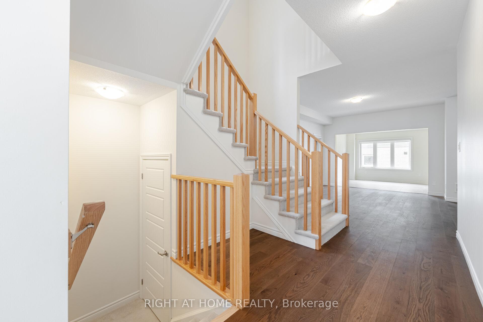 Photo 27 of 34 George Brier Drive W, Brant, Paris — HOMEH