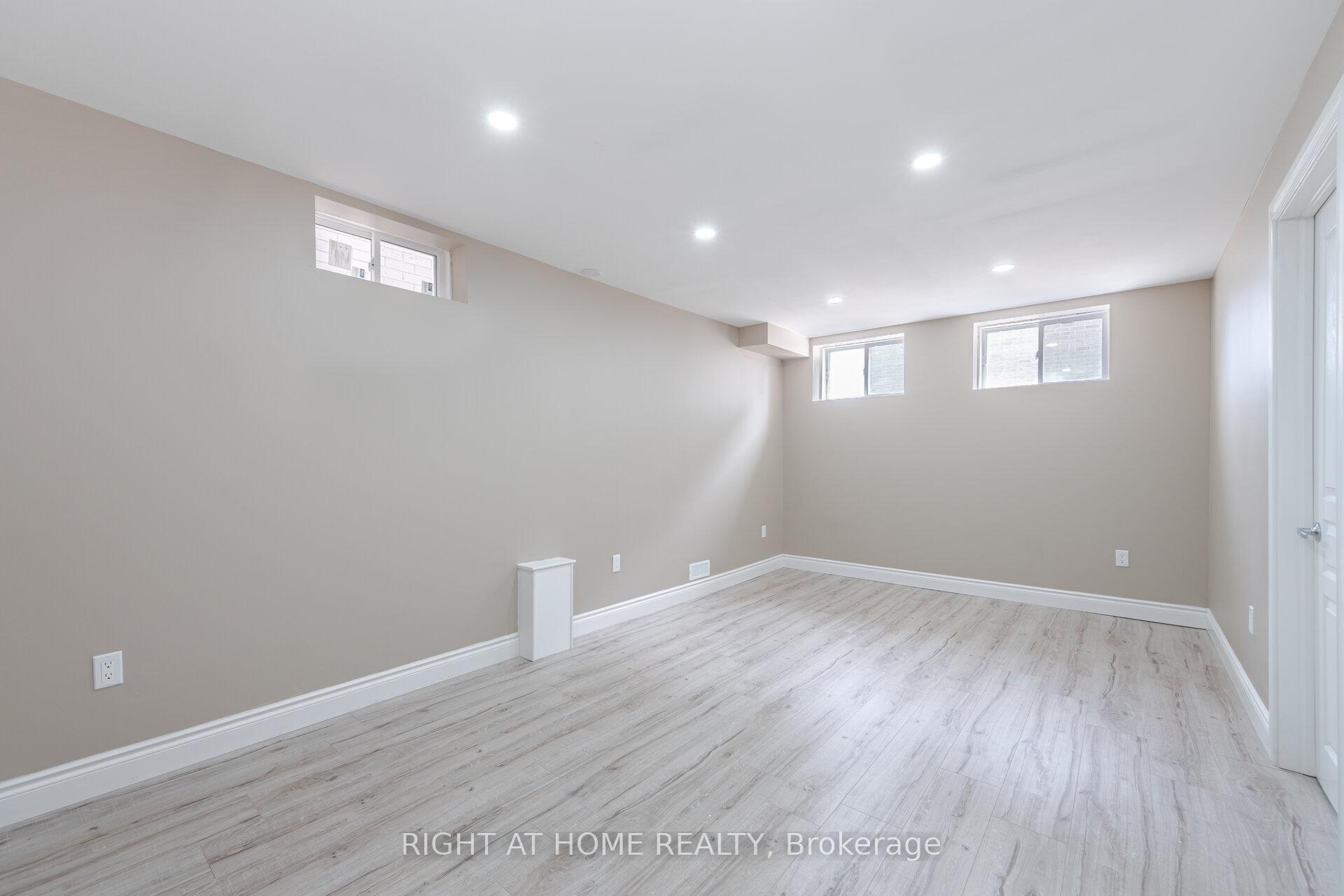 Photo 29 of 34 George Brier Drive W, Brant, Paris — HOMEH