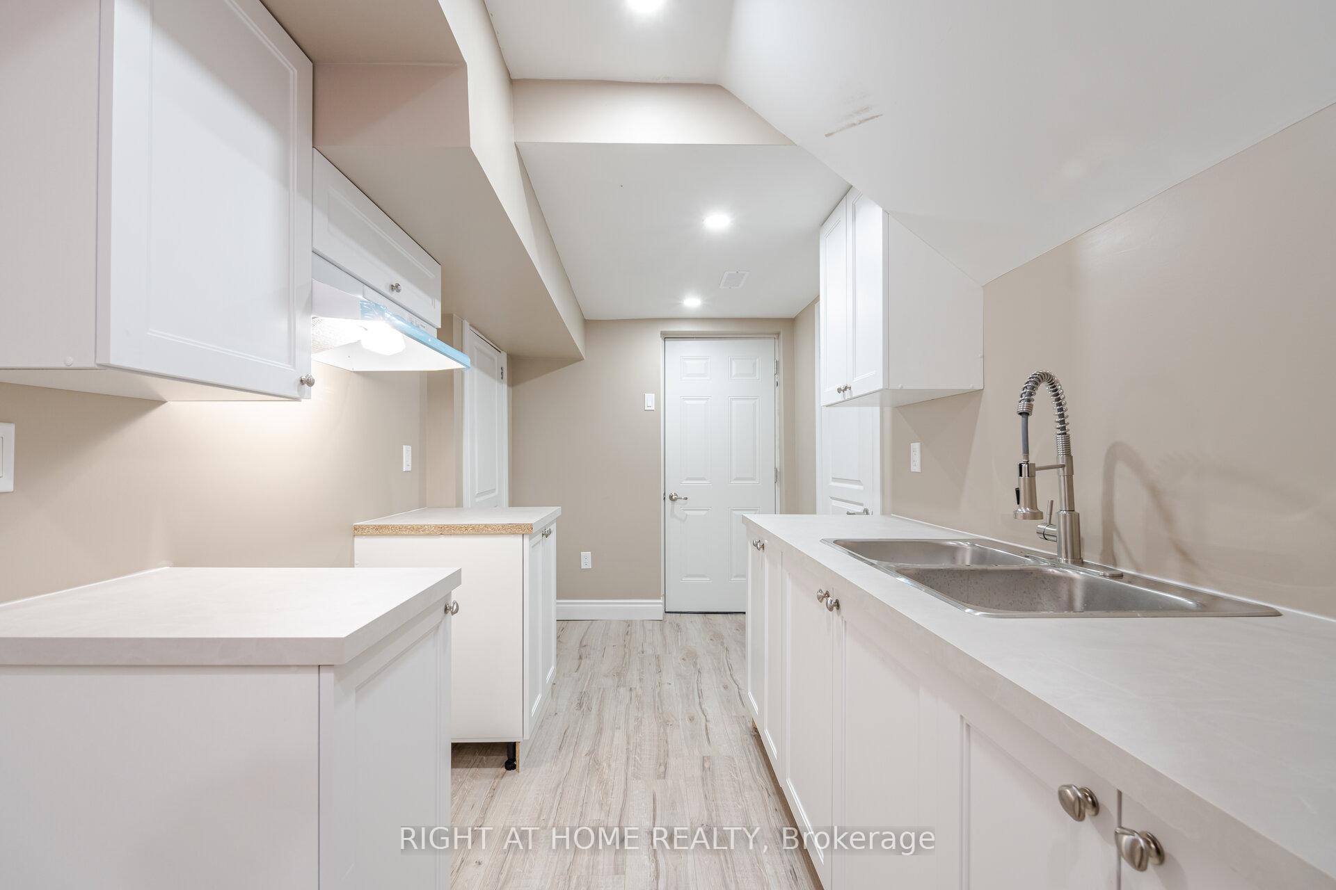 Photo 32 of 34 George Brier Drive W, Brant, Paris — HOMEH
