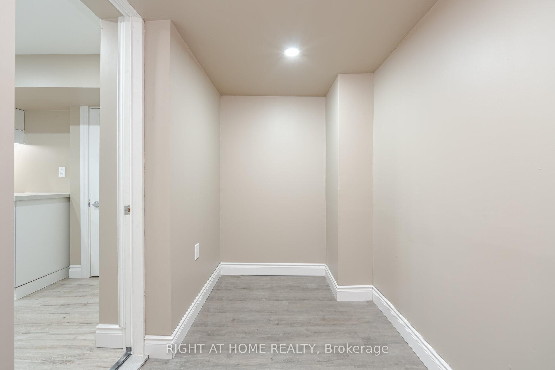 Photo 35 of 34 George Brier Drive W, Brant, Paris — HOMEH