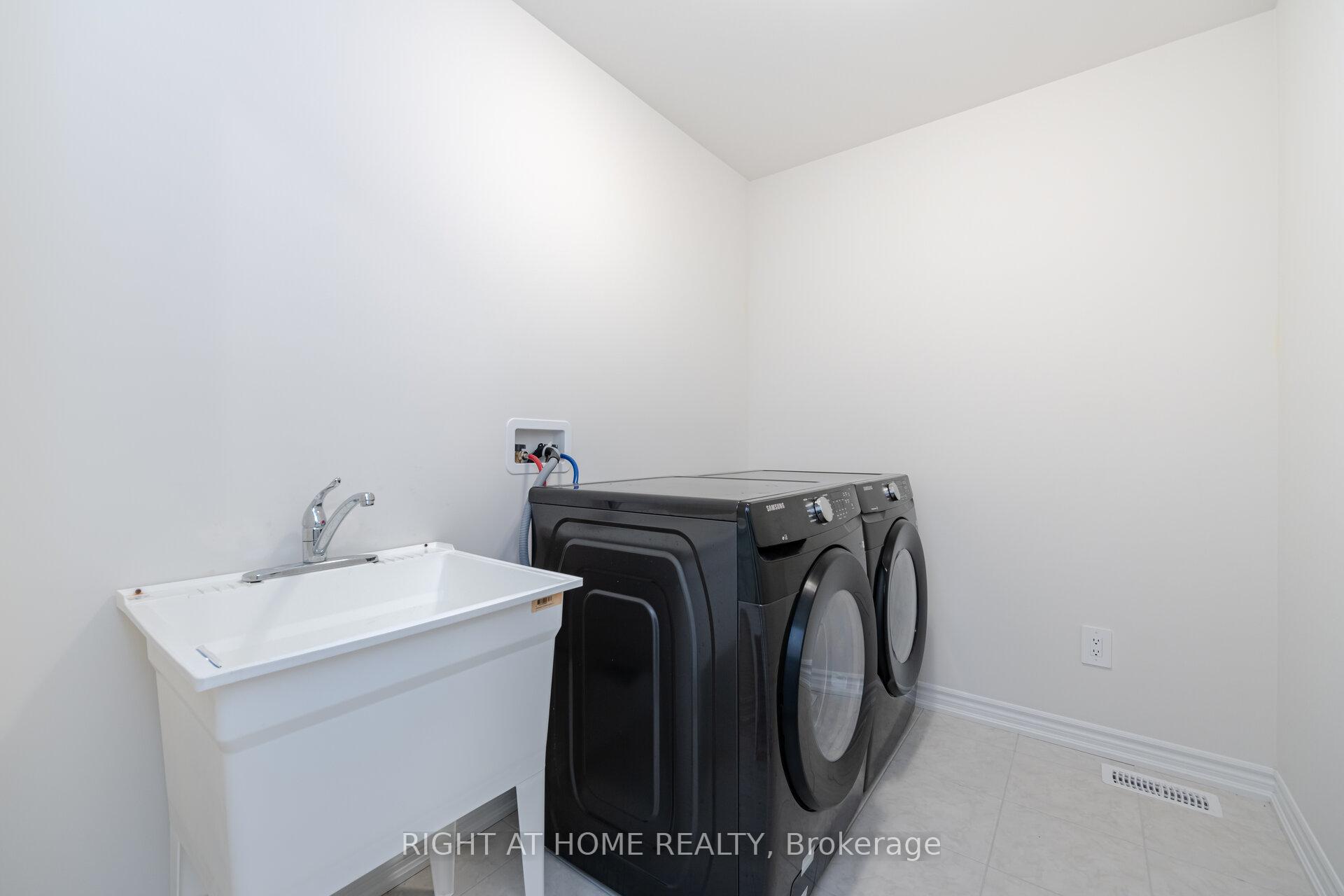 Photo 40 of 34 George Brier Drive W, Brant, Paris — HOMEH
