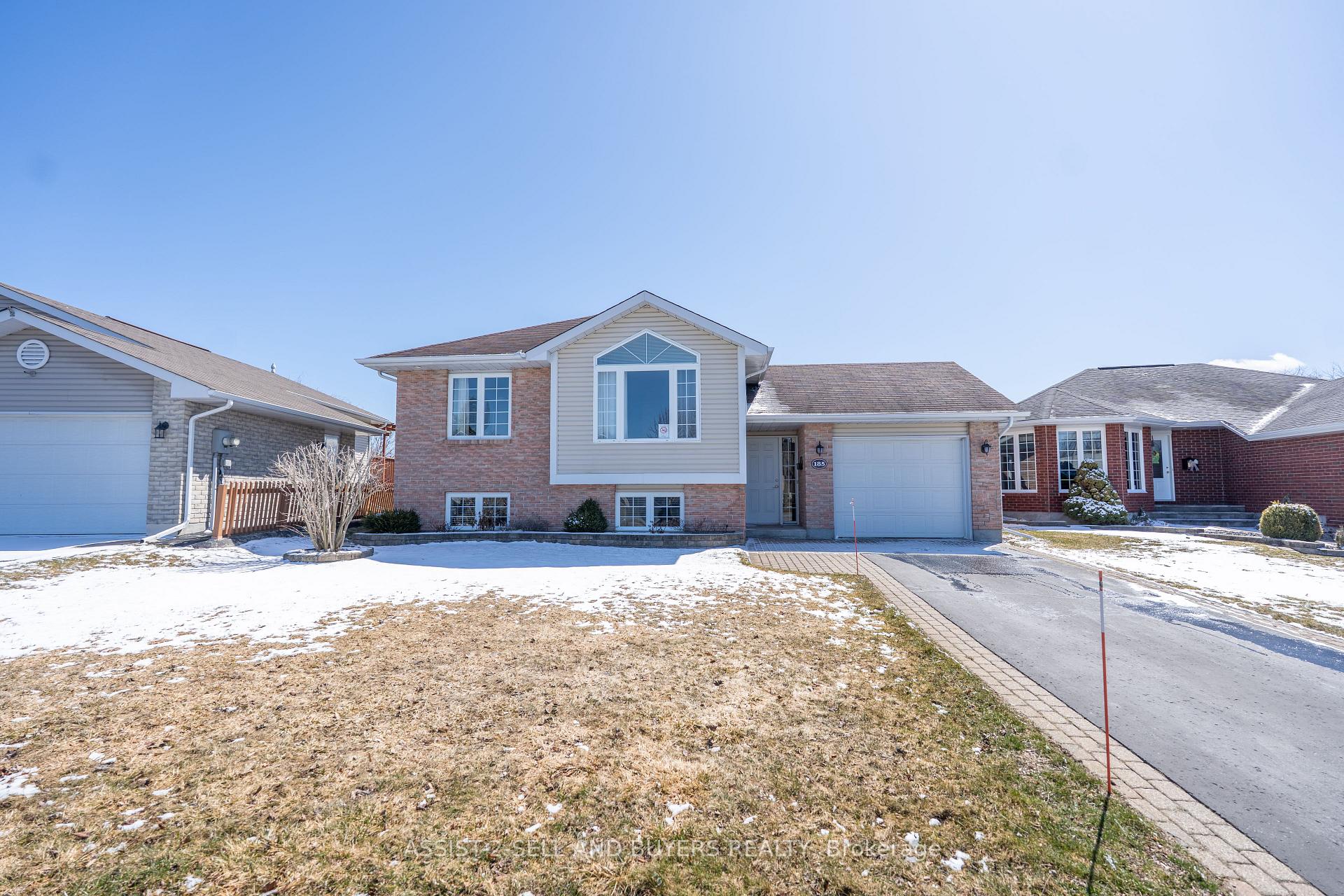 Photo 1 of 185 Markell Crescent, Cornwall — HOMEH