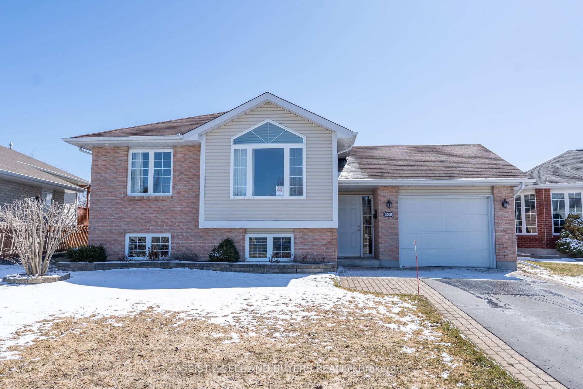 Photo 2 of 185 Markell Crescent, Cornwall — HOMEH