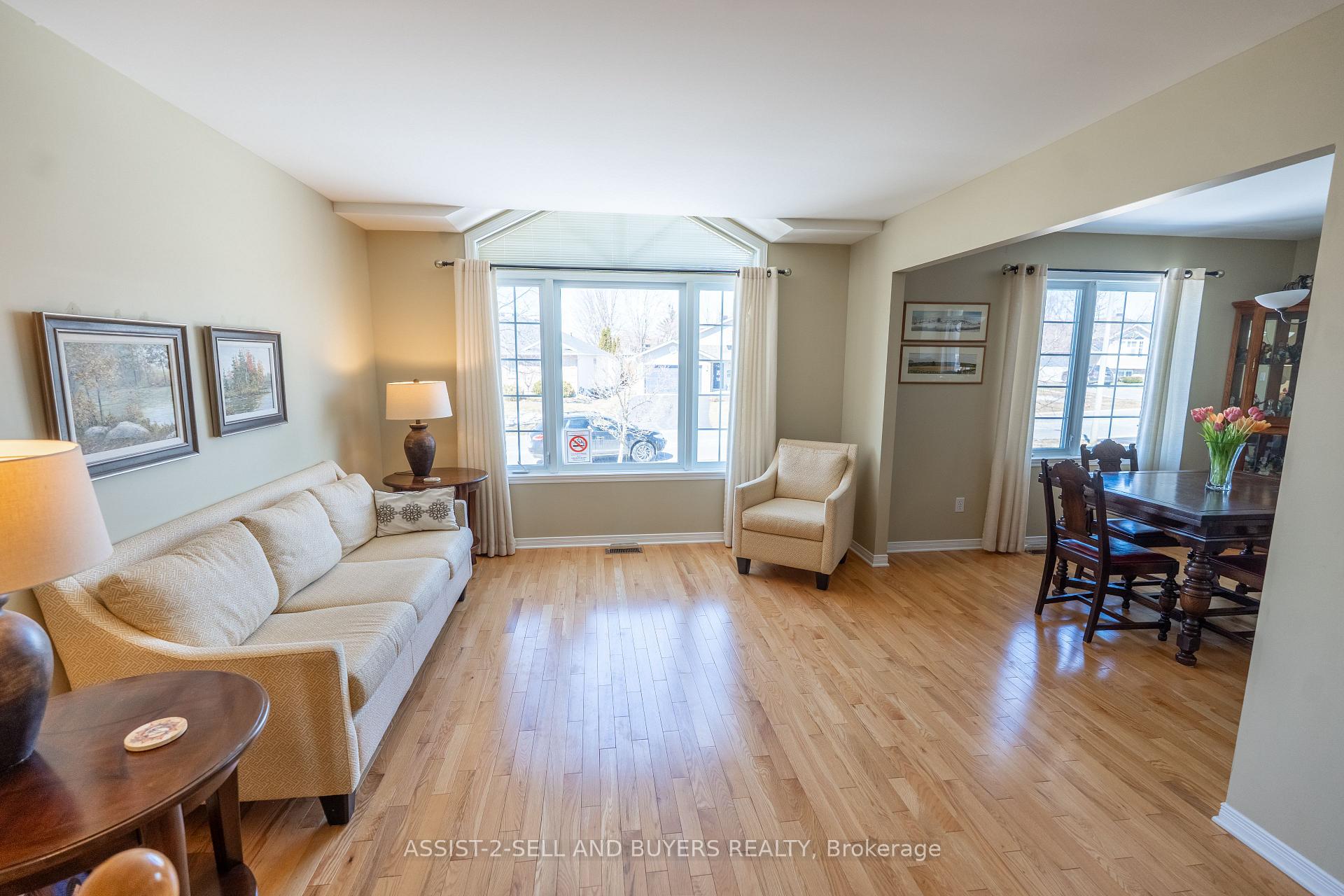 Photo 5 of 185 Markell Crescent, Cornwall — HOMEH