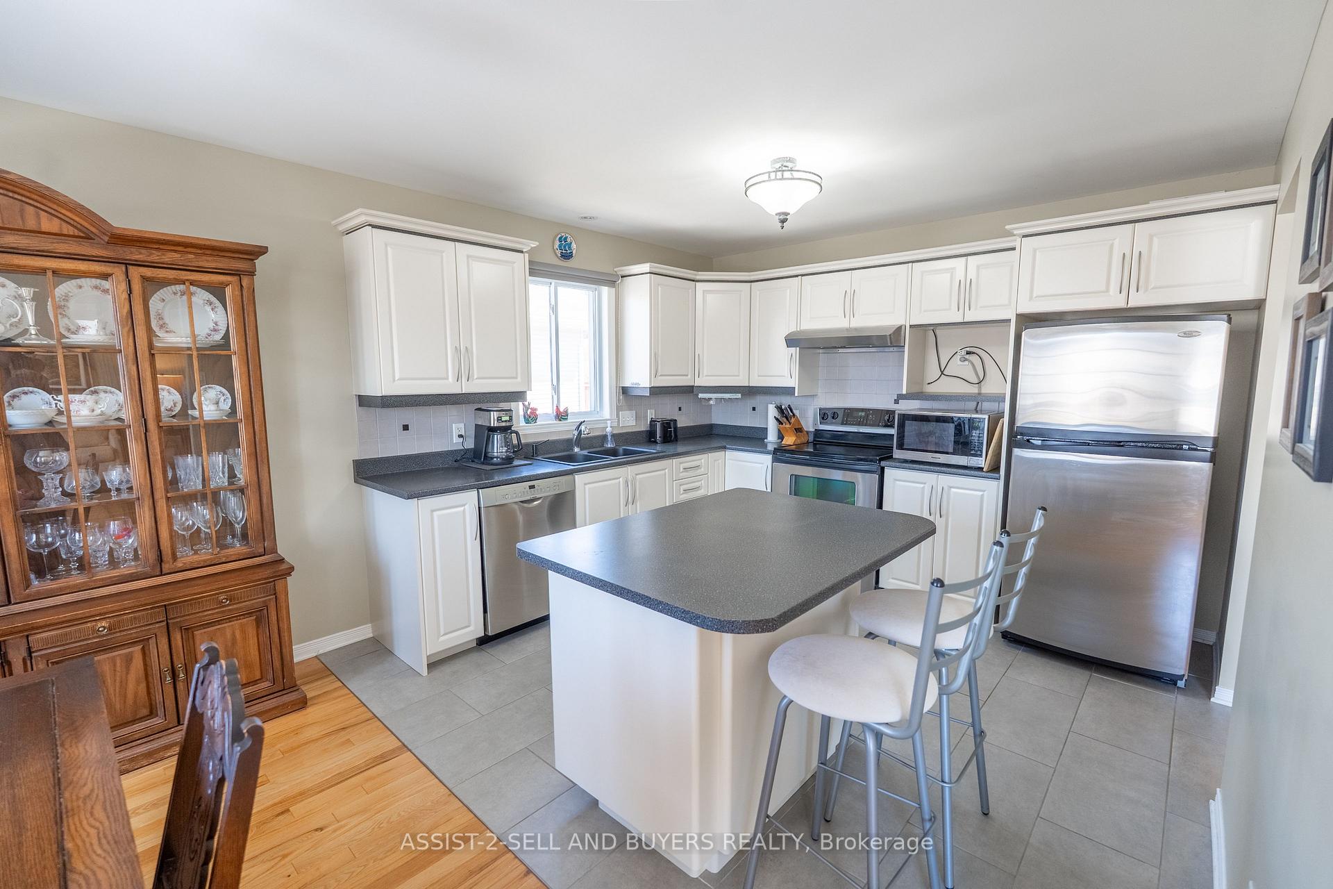 Photo 9 of 185 Markell Crescent, Cornwall — HOMEH