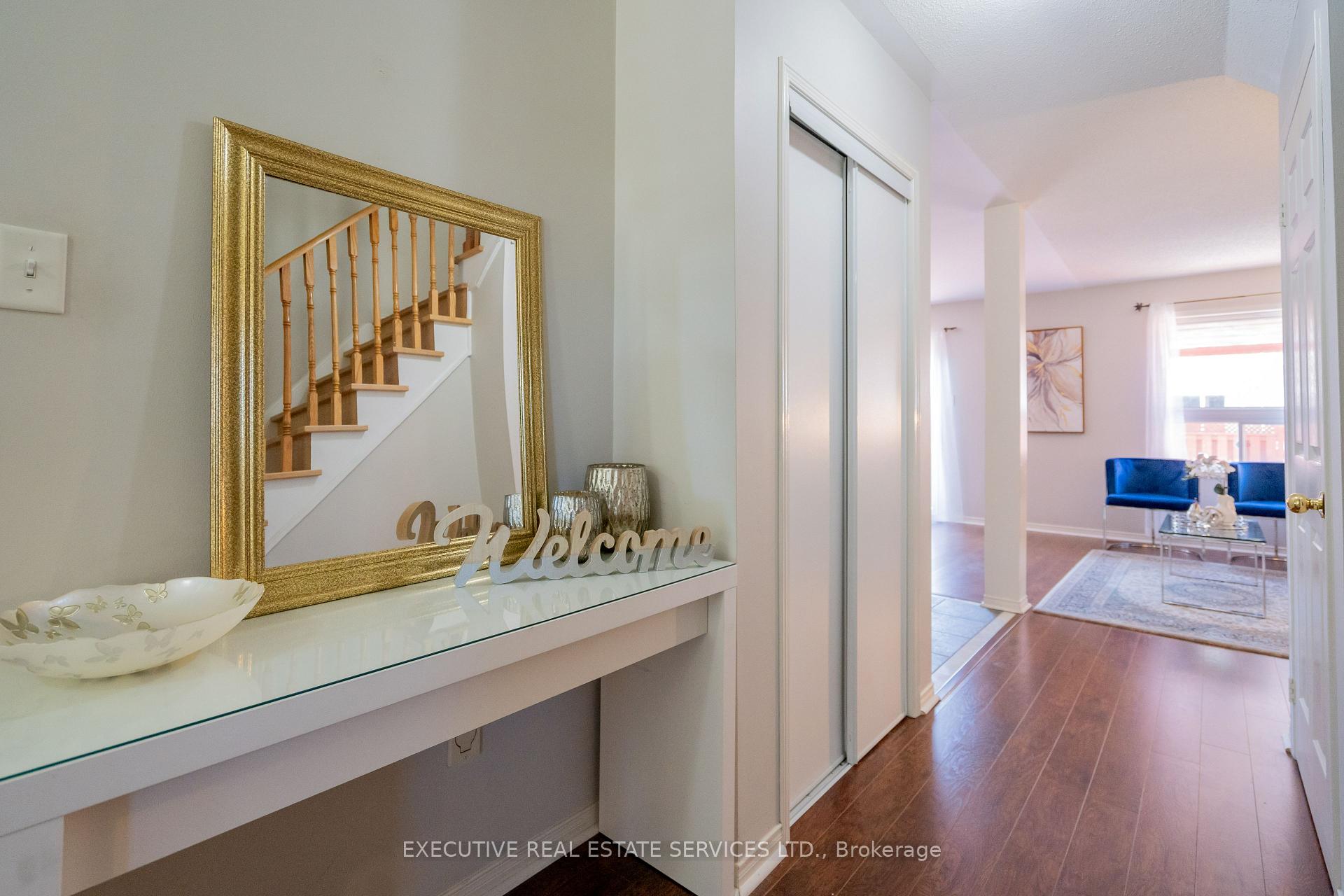 Photo 4 of 20 Heathwood Drive, Brampton, Fletcher's Meadow — HOMEH