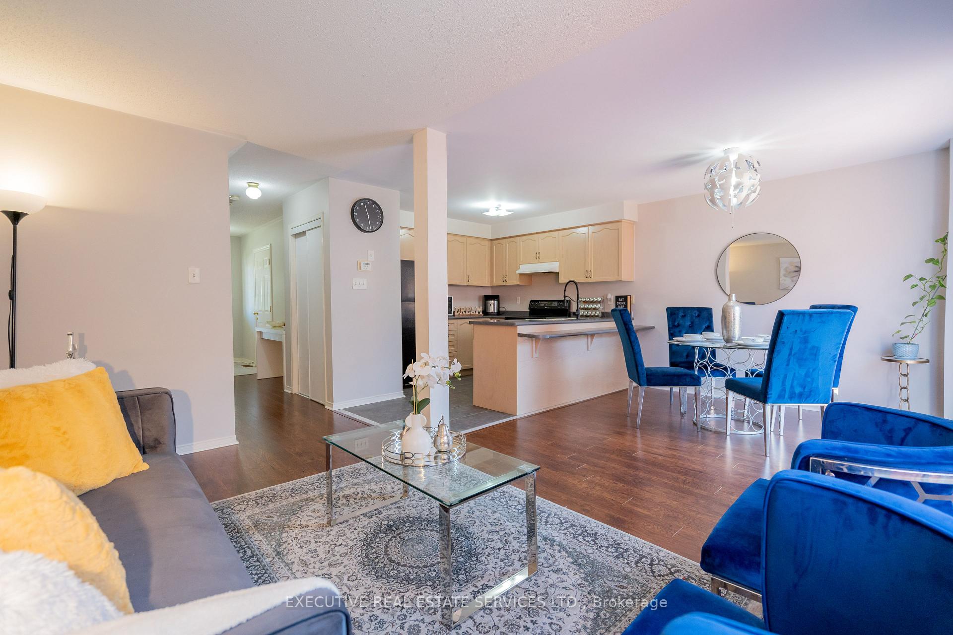 Photo 7 of 20 Heathwood Drive, Brampton, Fletcher's Meadow — HOMEH