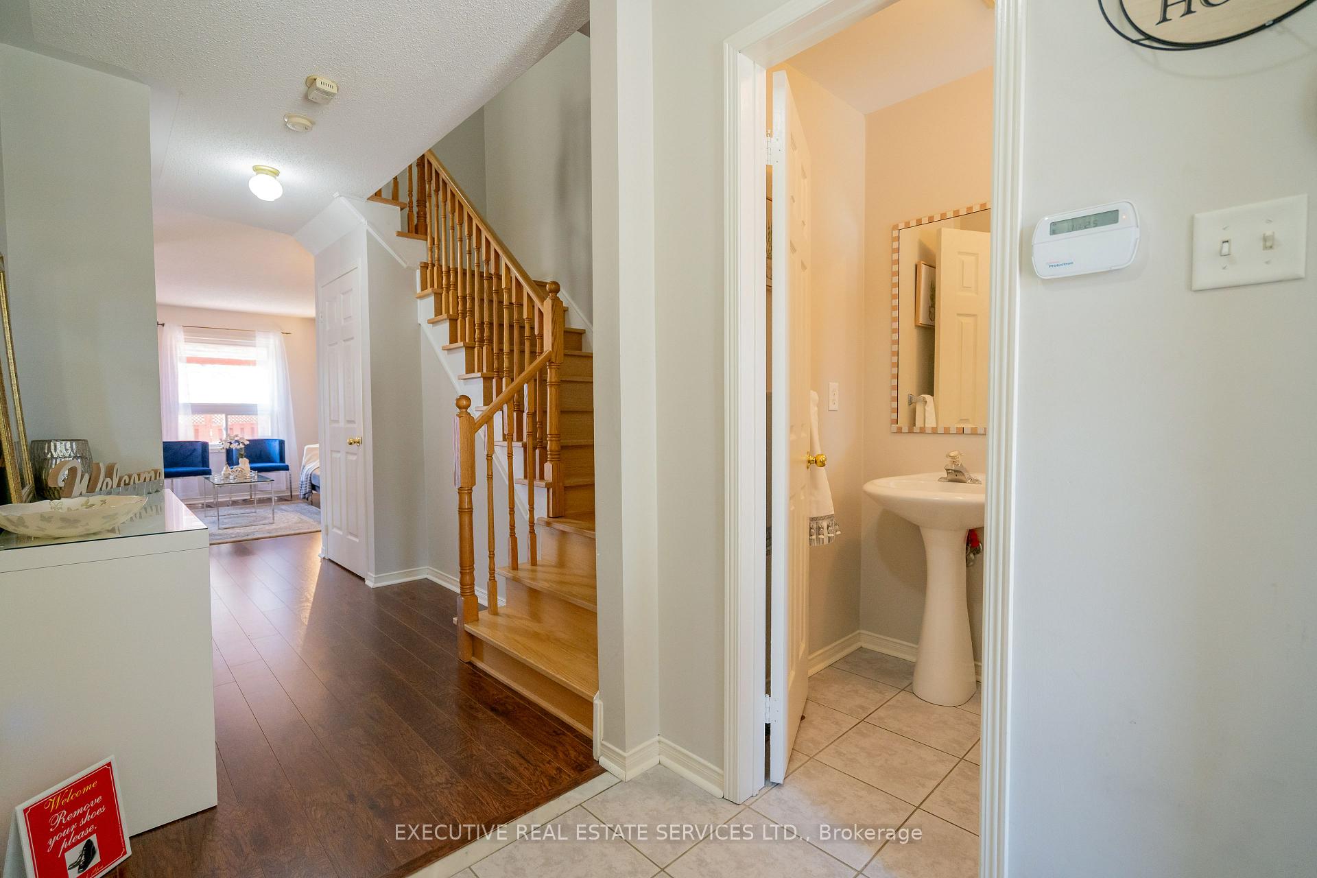 Photo 11 of 20 Heathwood Drive, Brampton, Fletcher's Meadow — HOMEH