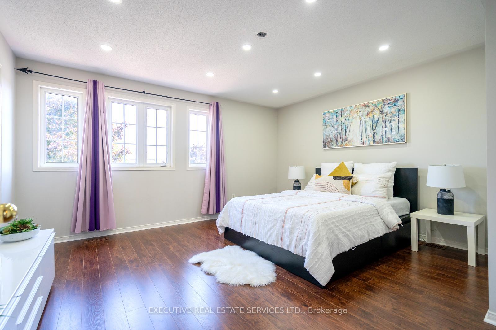 Photo 12 of 20 Heathwood Drive, Brampton, Fletcher's Meadow — HOMEH