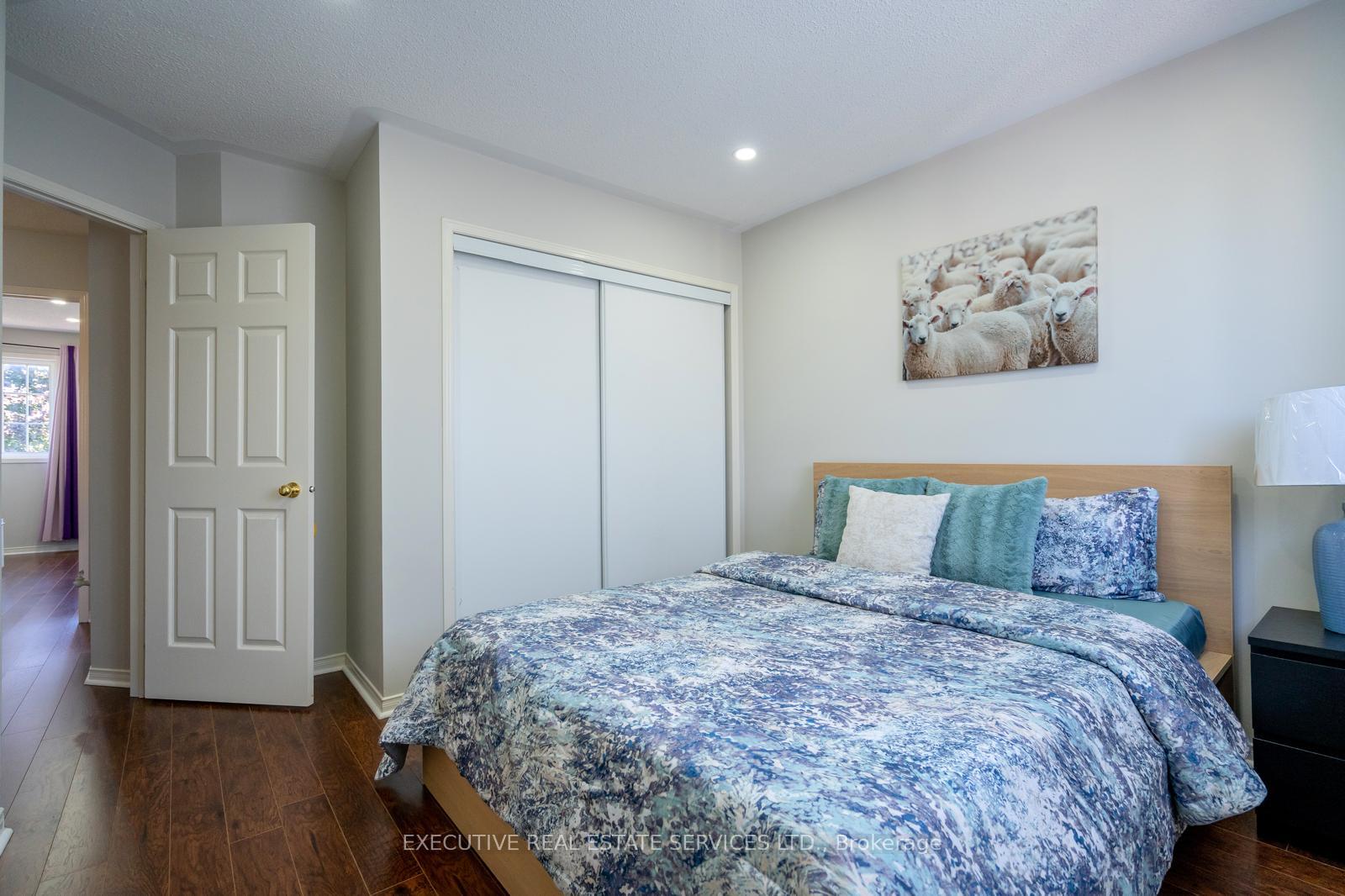 Photo 14 of 20 Heathwood Drive, Brampton, Fletcher's Meadow — HOMEH