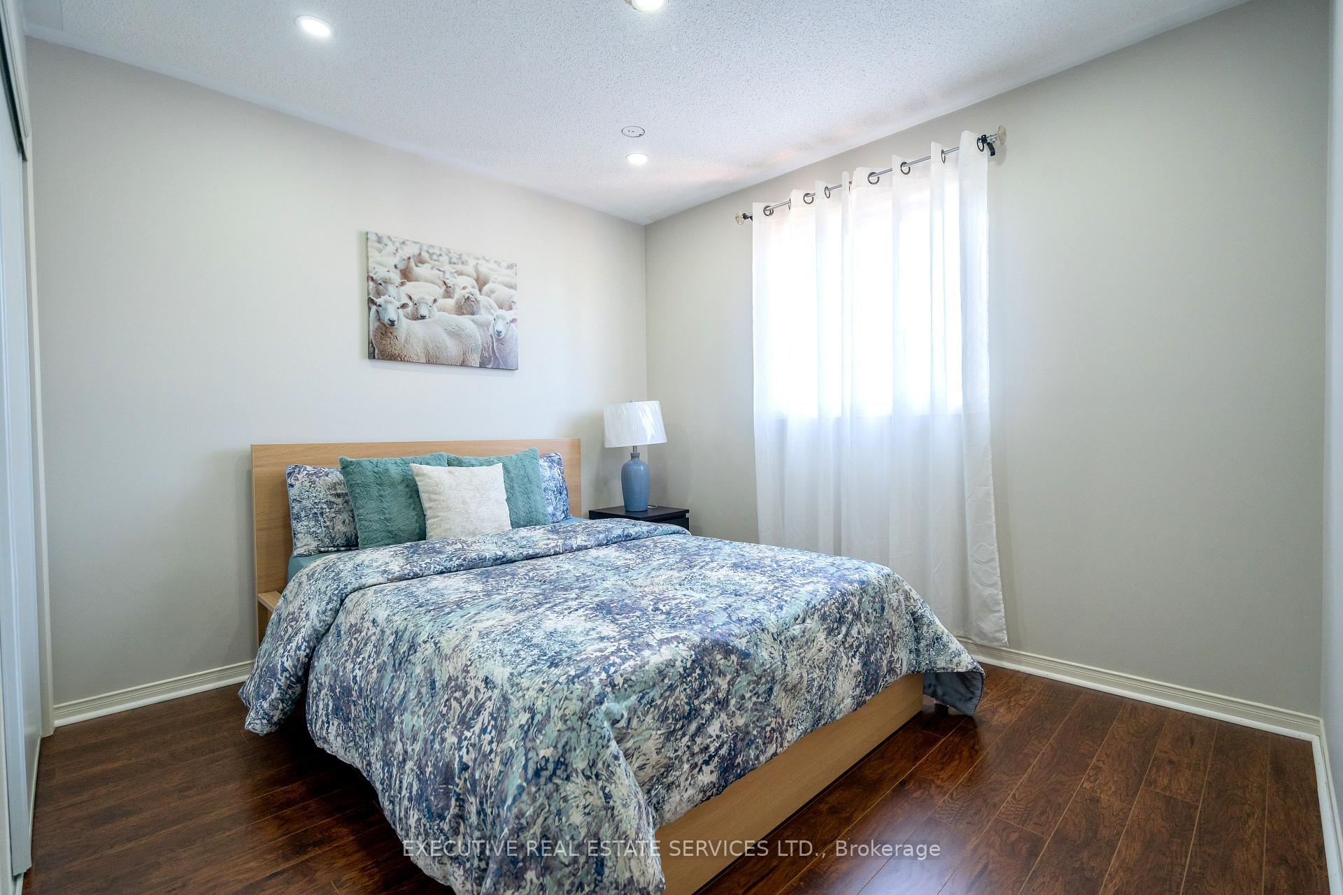 Photo 28 of 20 Heathwood Drive, Brampton, Fletcher's Meadow — HOMEH